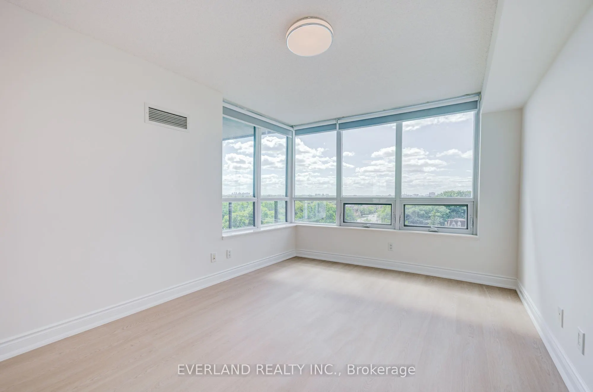 15 Greenview Avenue #707