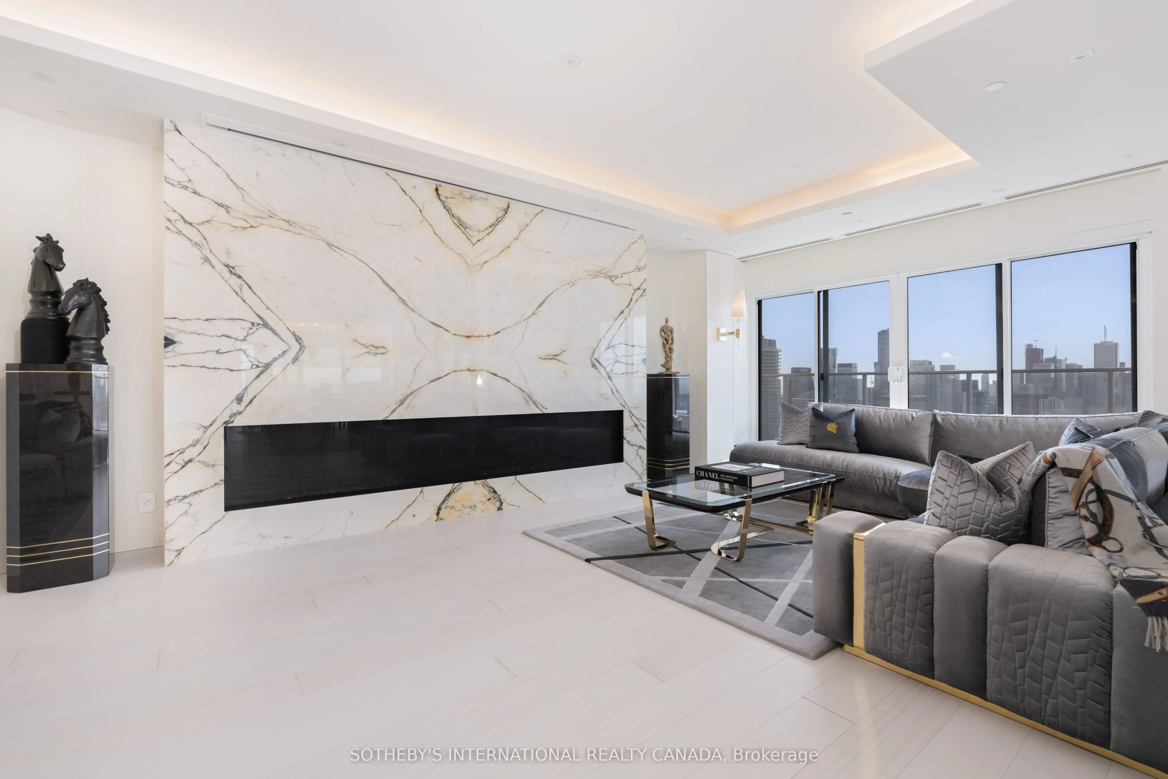 200 Cumberland Street #3802