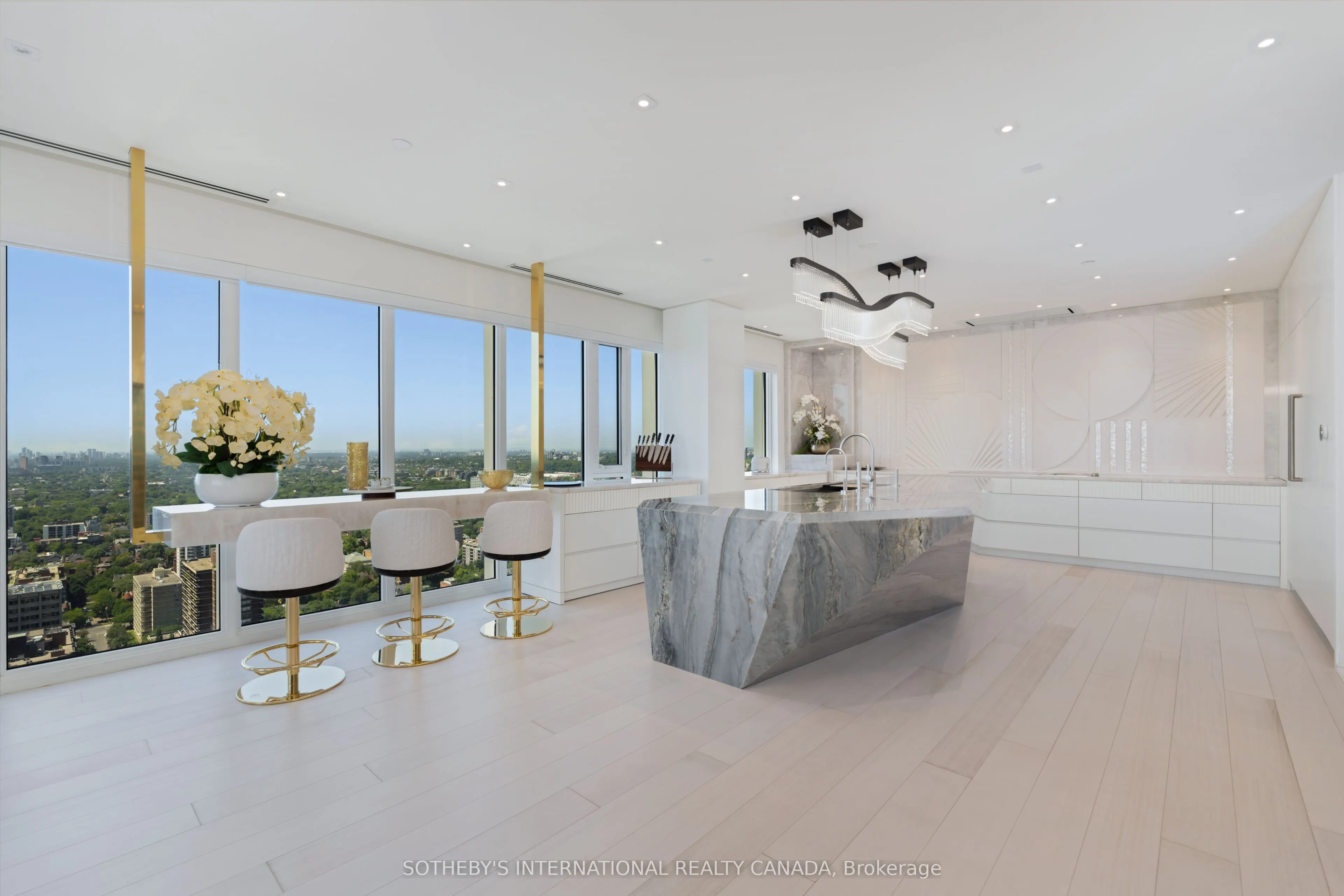 200 Cumberland Street #3802
