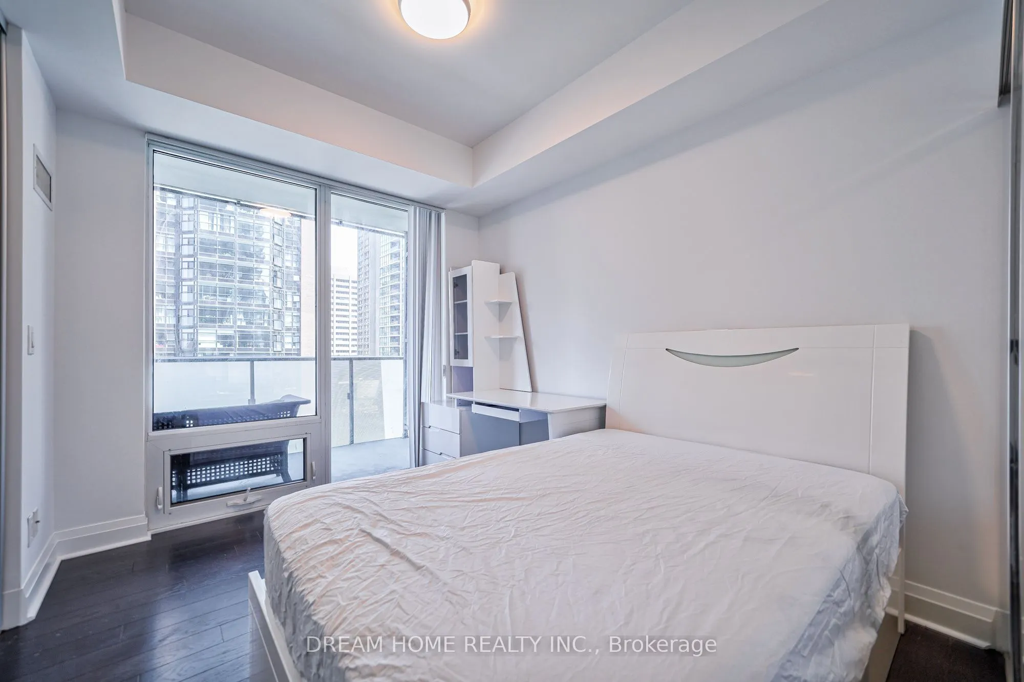 1080 Bay Street #709