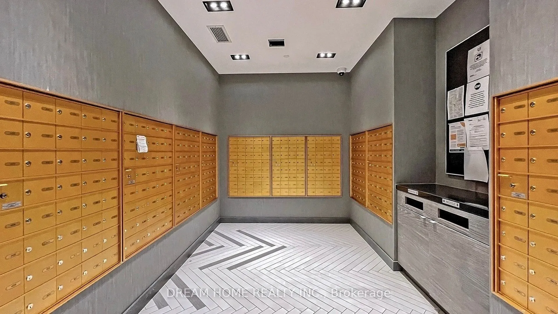 1080 Bay Street #709
