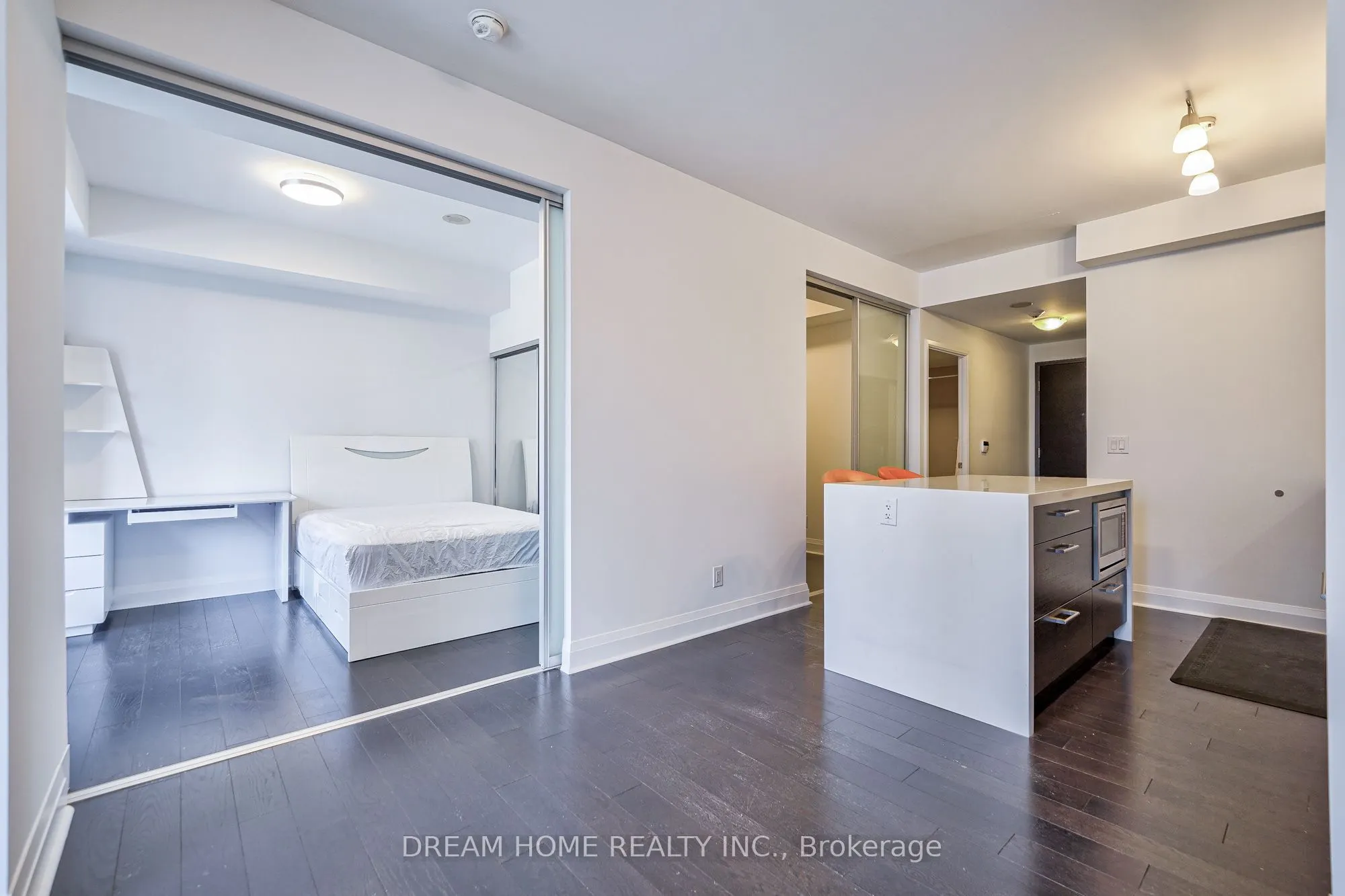 1080 Bay Street #709