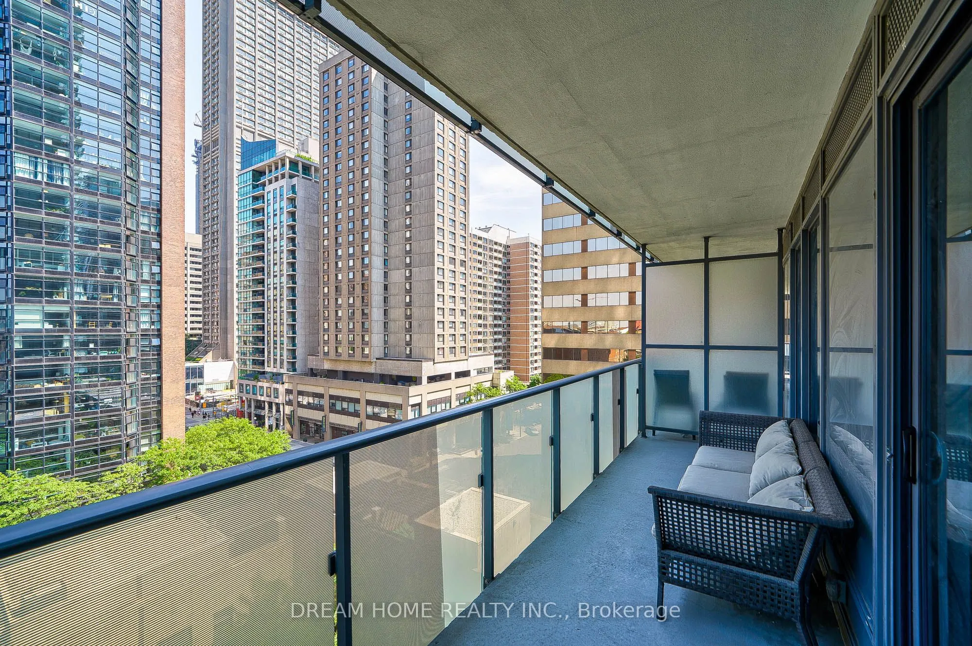 1080 Bay Street #709