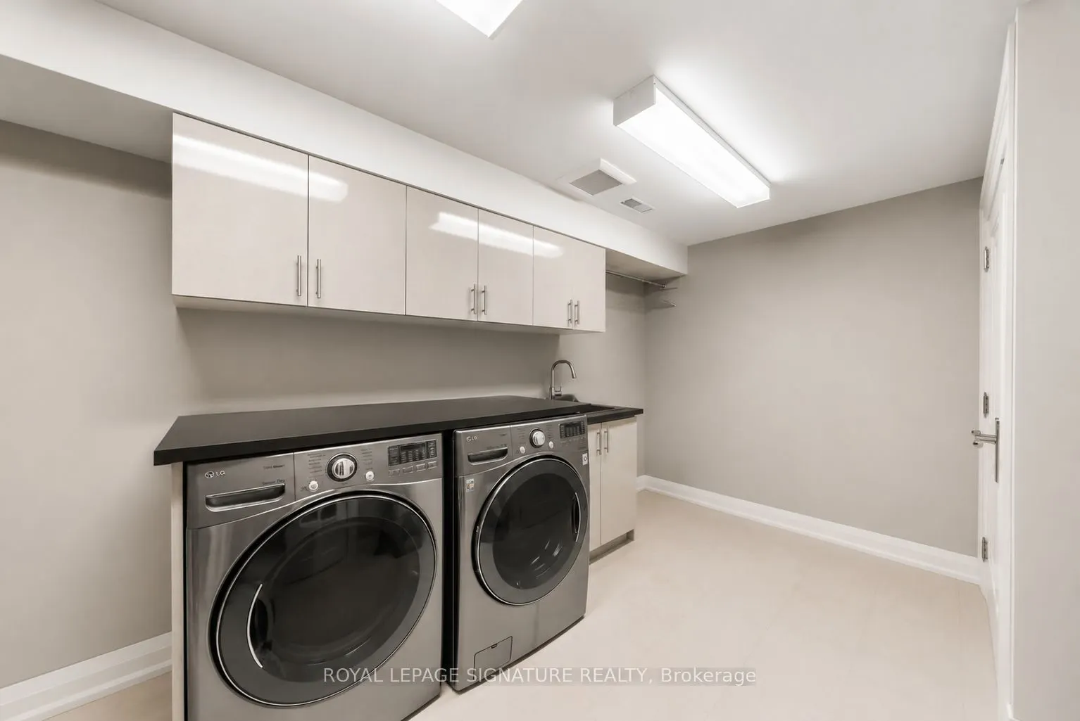 230 Strathallan Wood