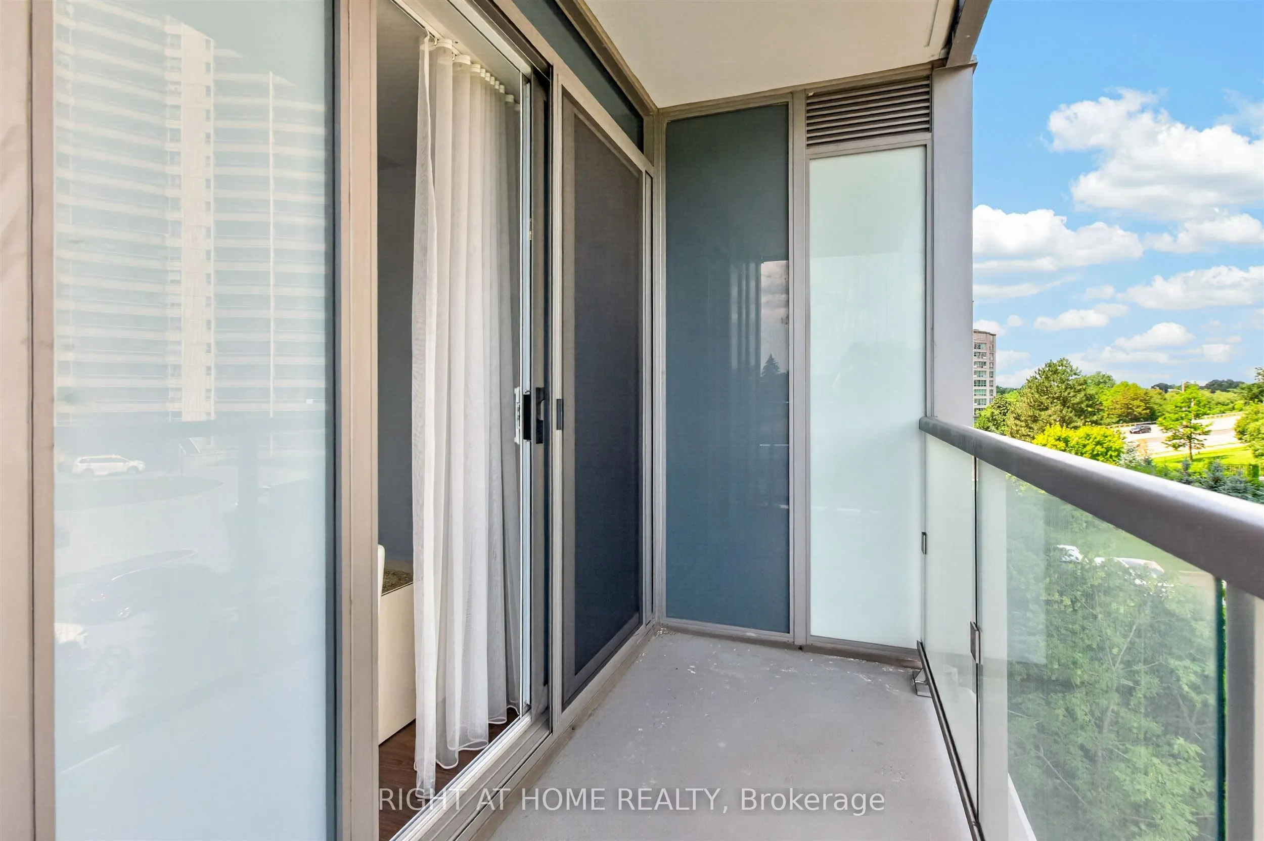 18 Graydon Hall Drive #509