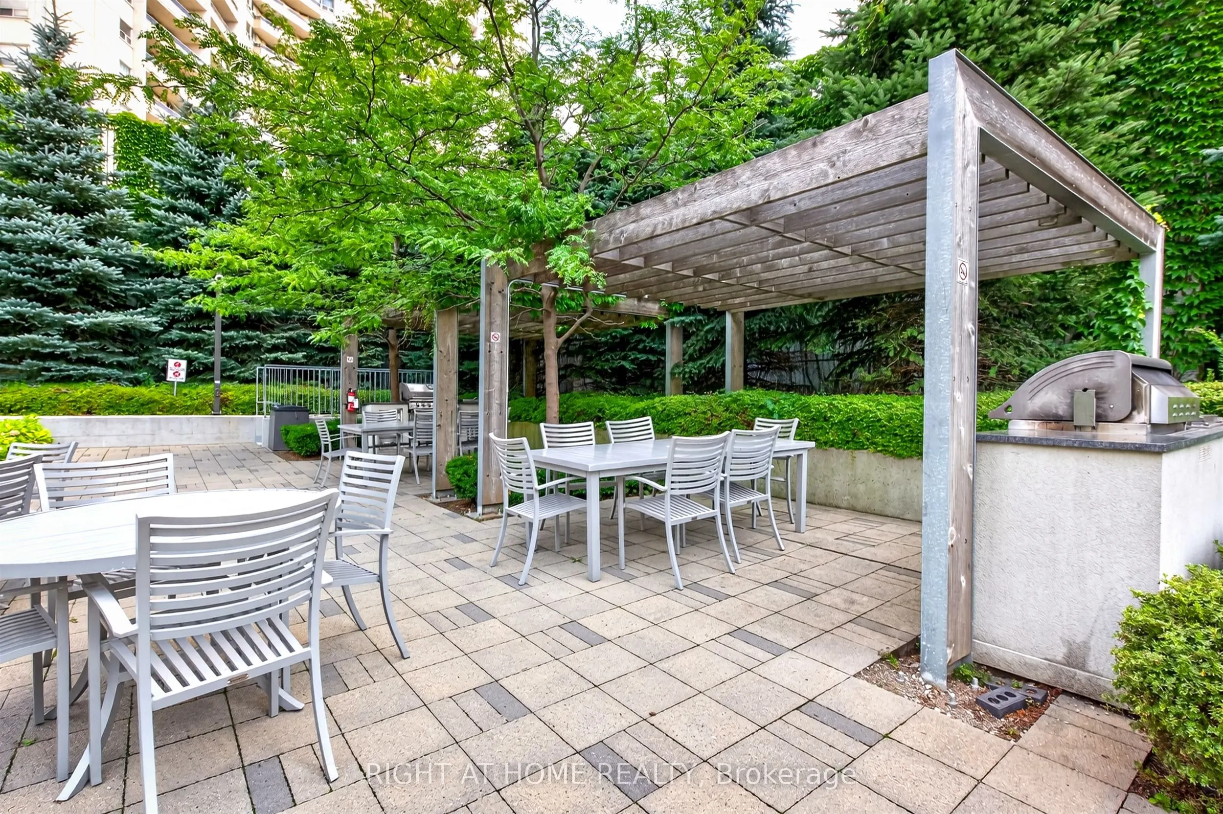 18 Graydon Hall Drive #509