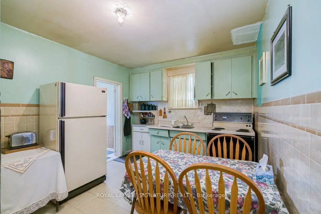 724 Vaughan Road