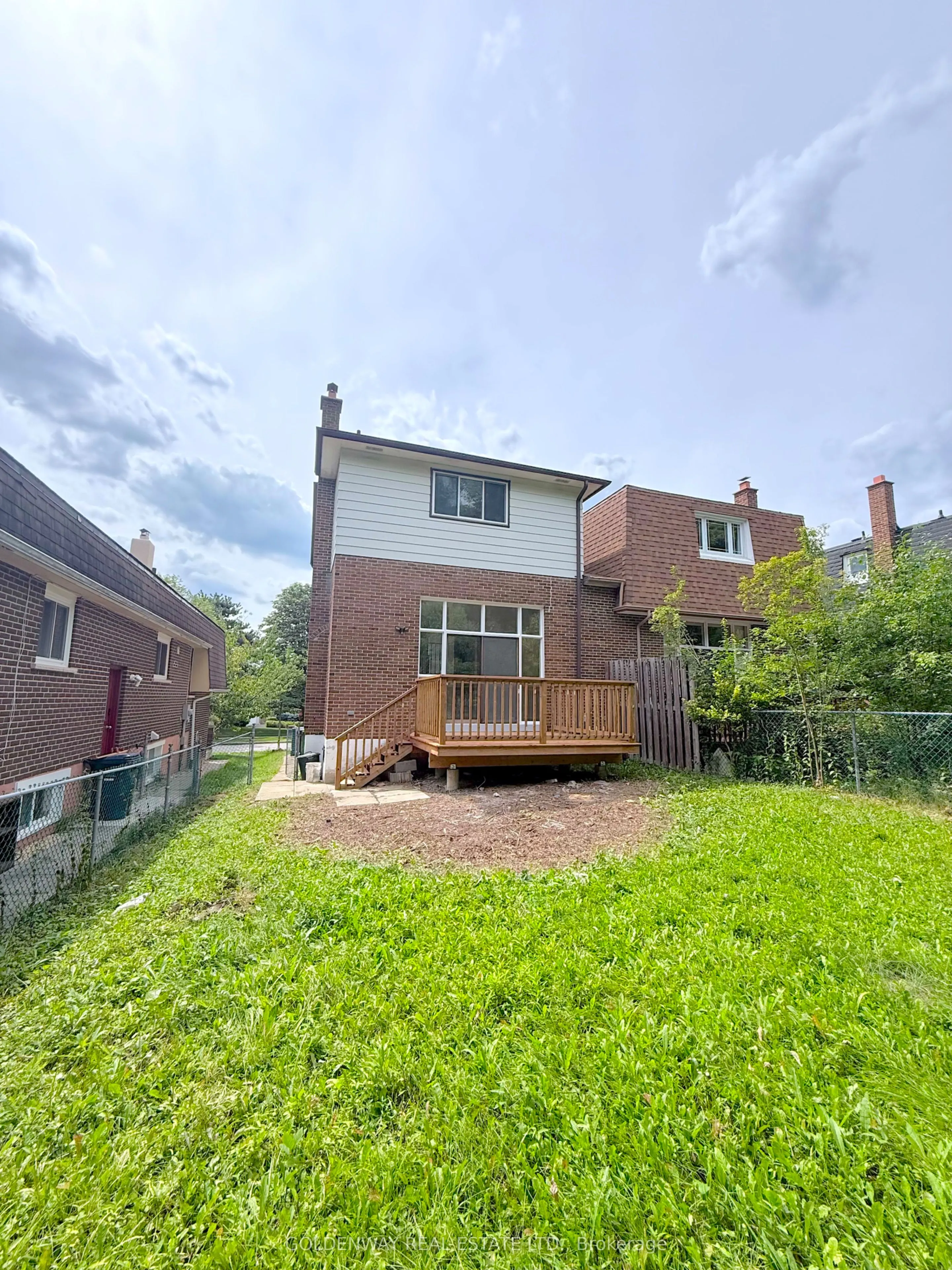 114 Loganberry Crescent