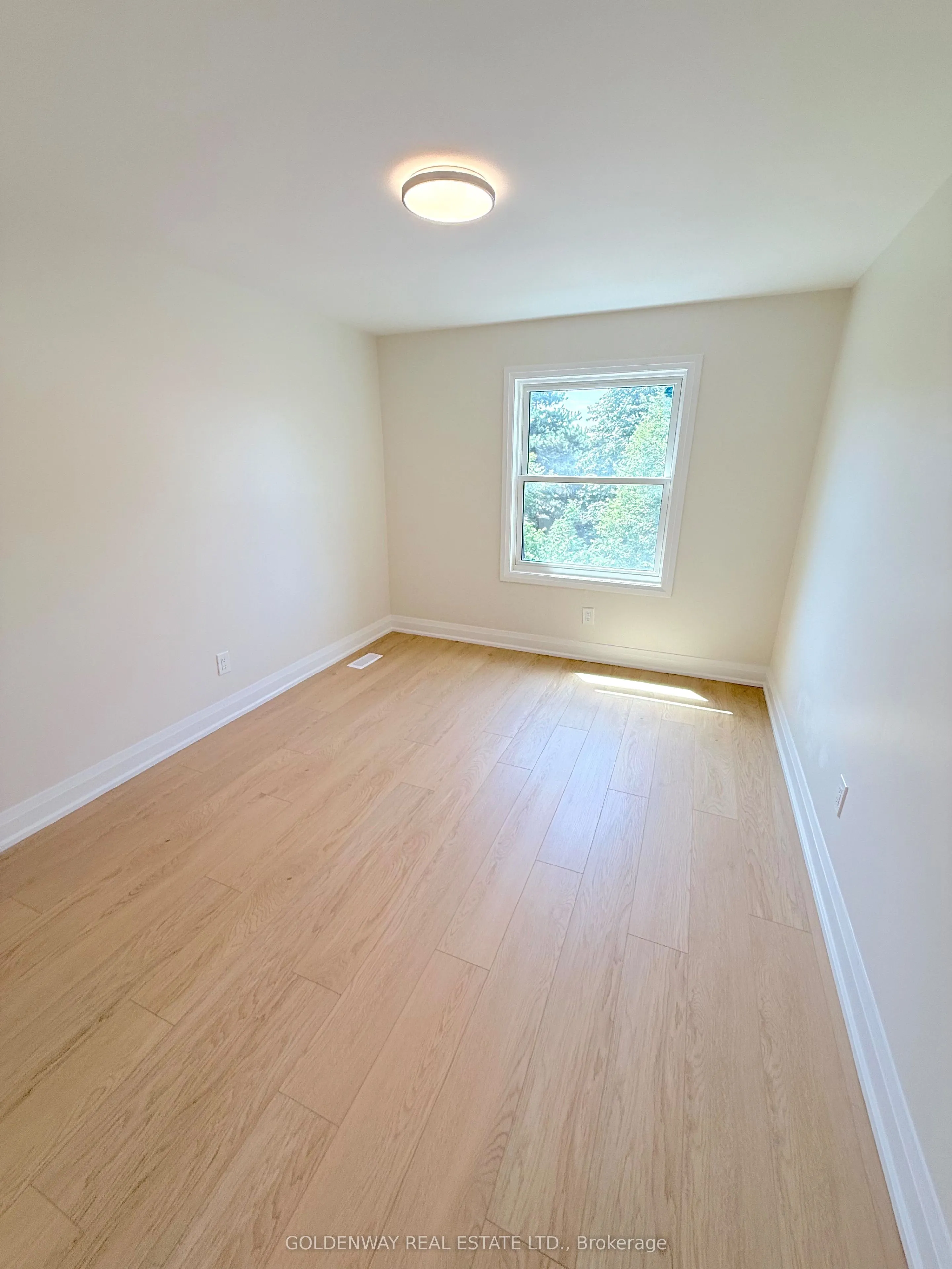 114 Loganberry Crescent