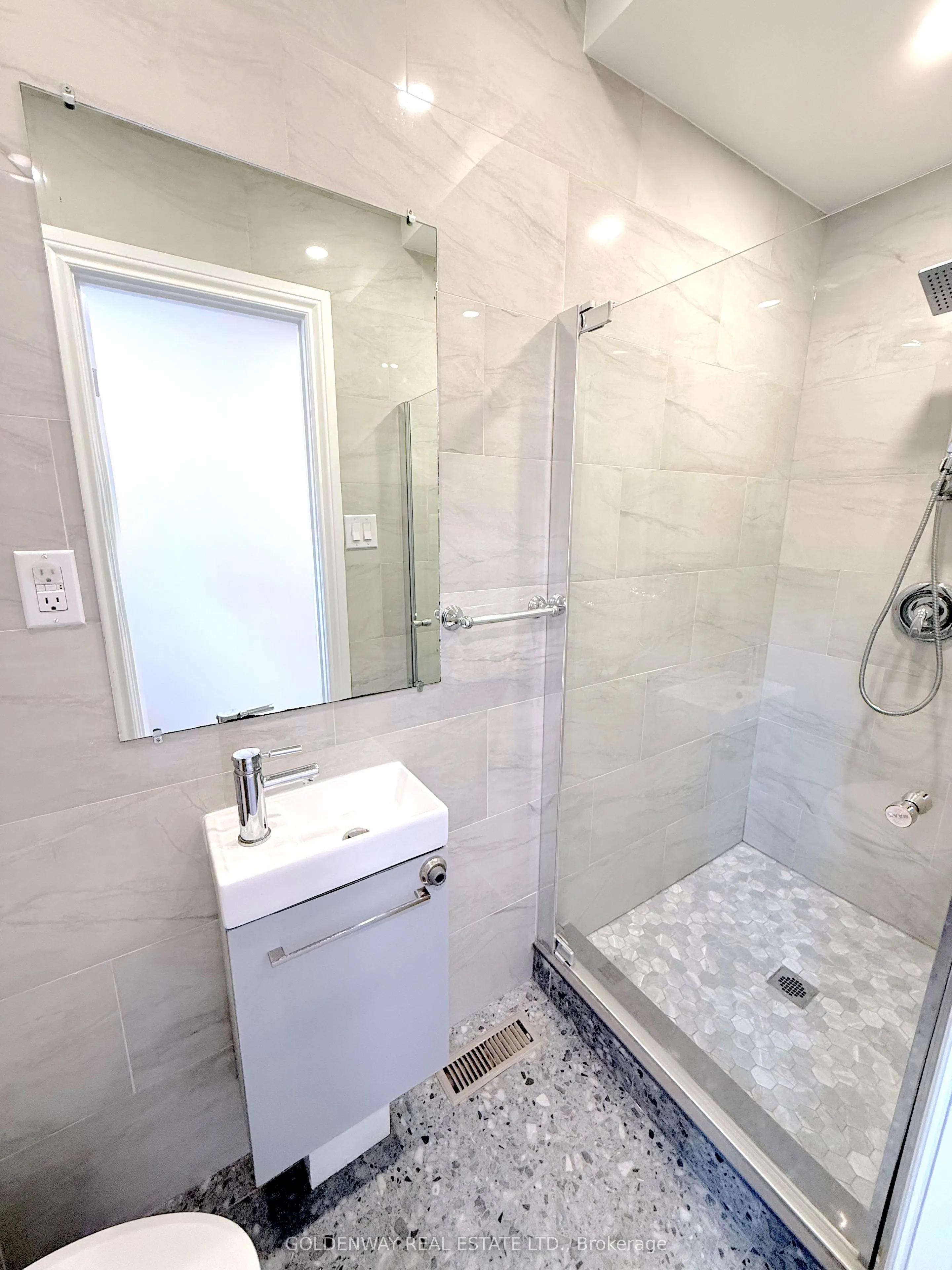 114 Loganberry Crescent