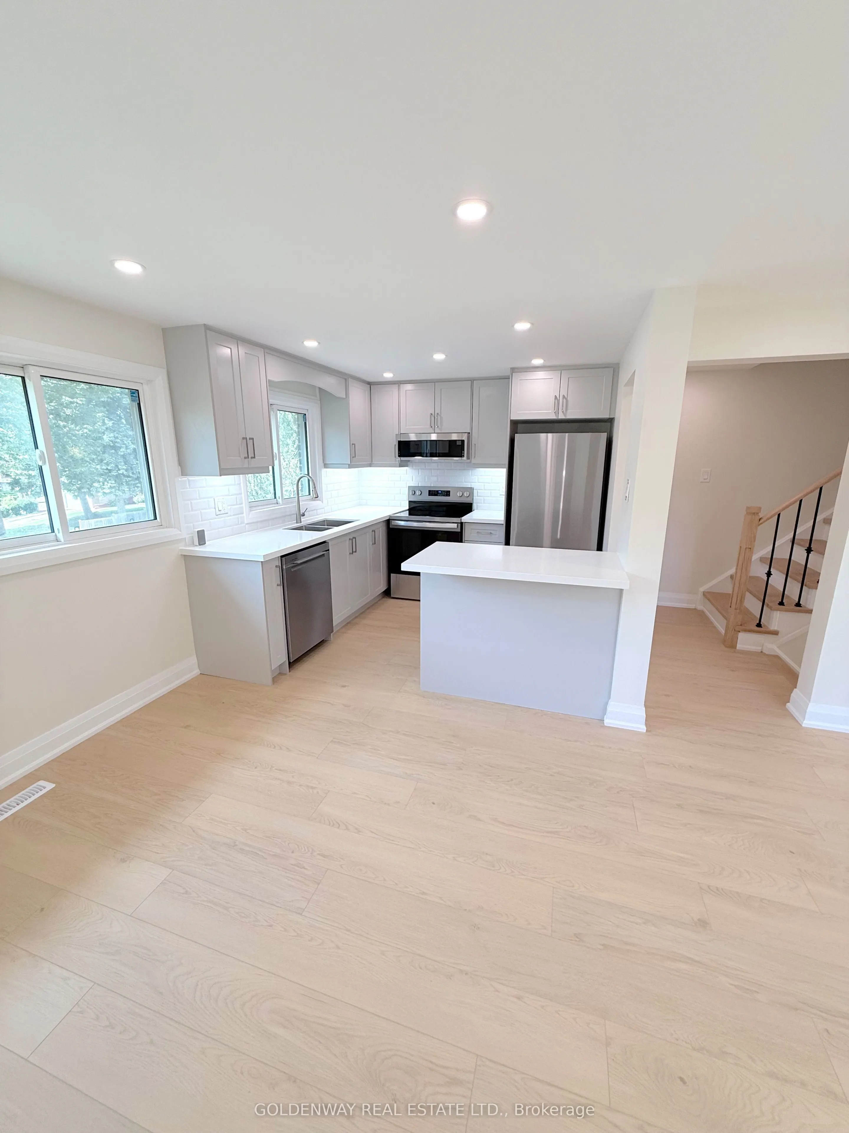114 Loganberry Crescent
