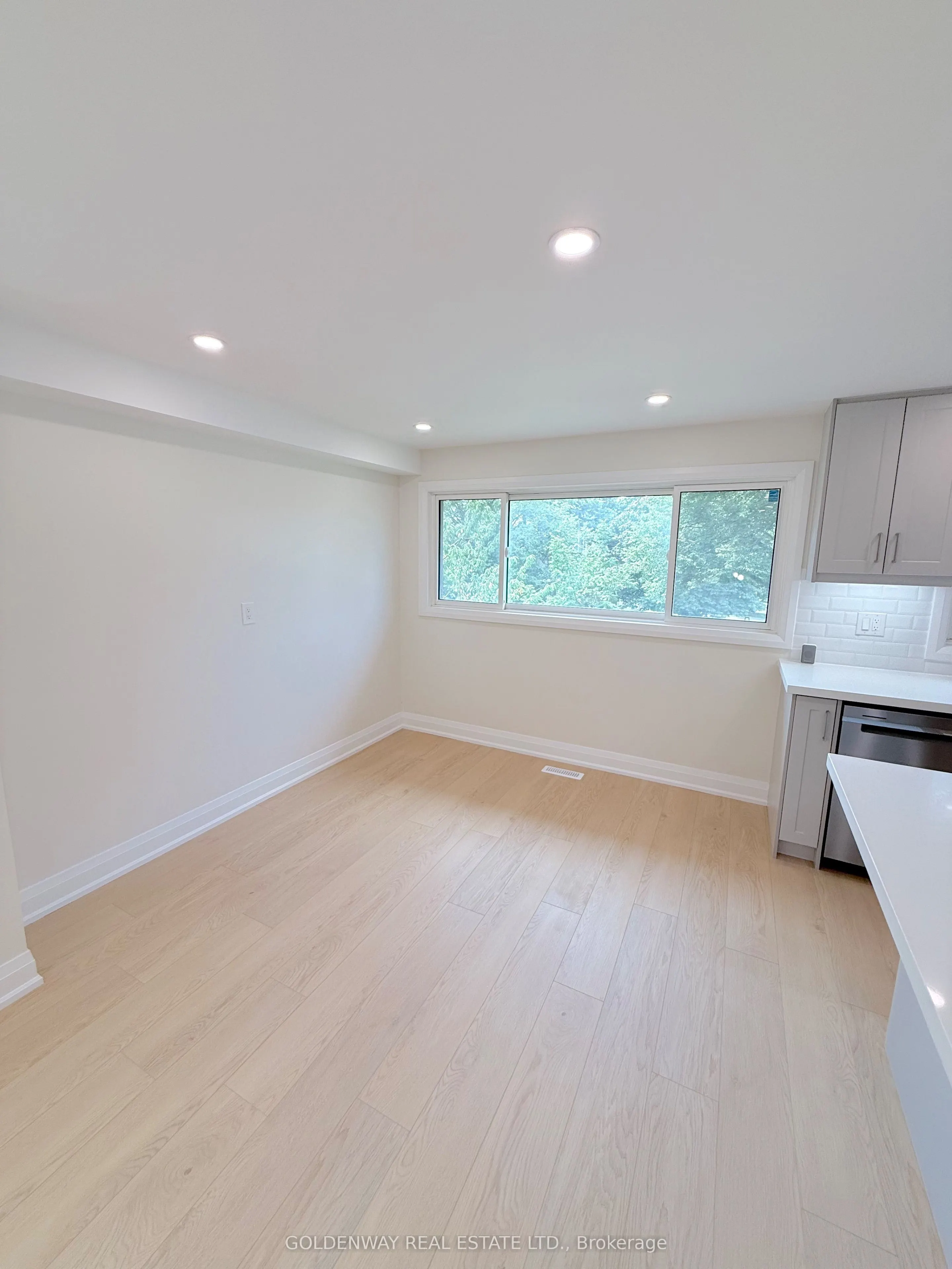 114 Loganberry Crescent