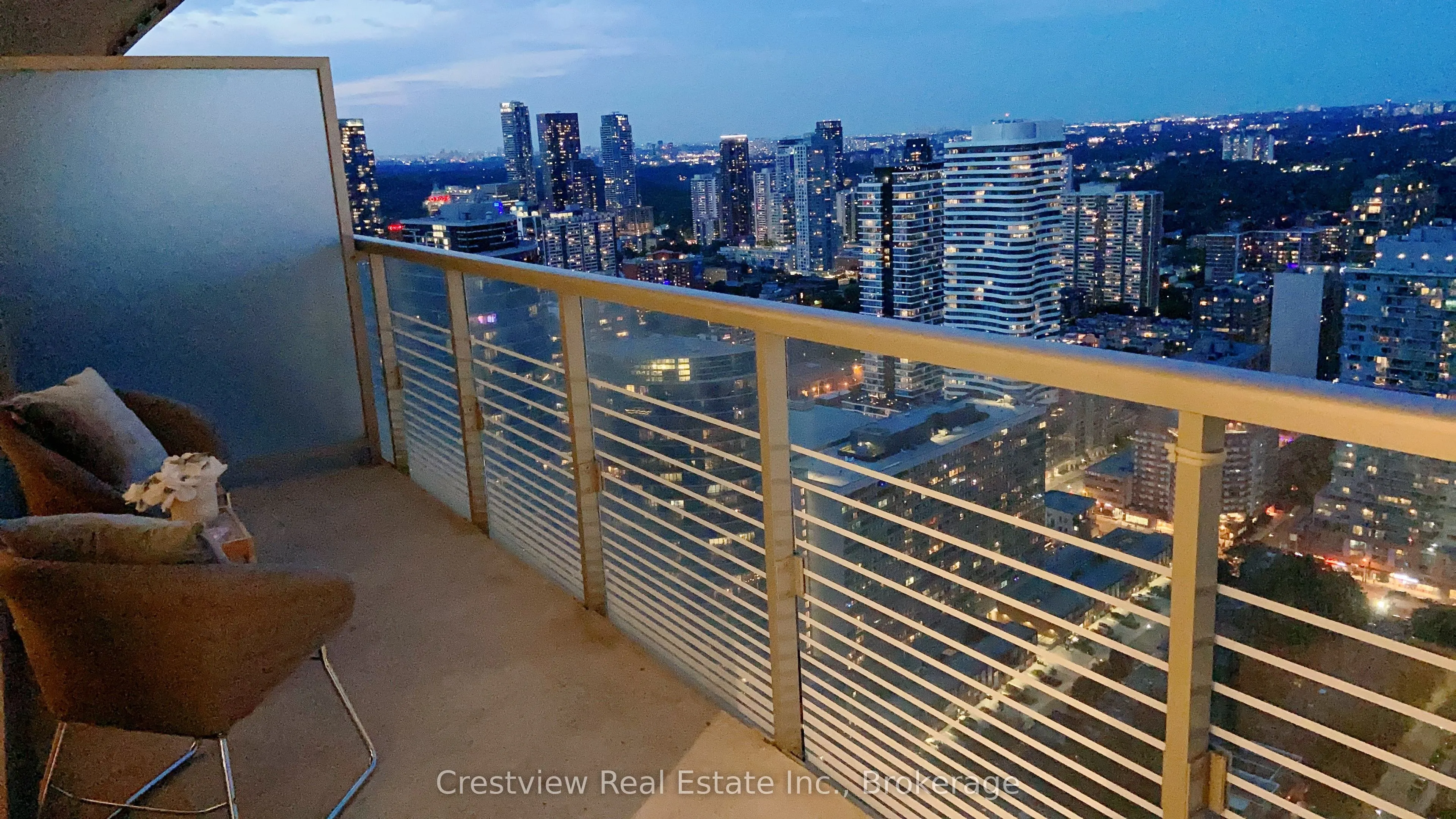 386 Yonge Street #4505