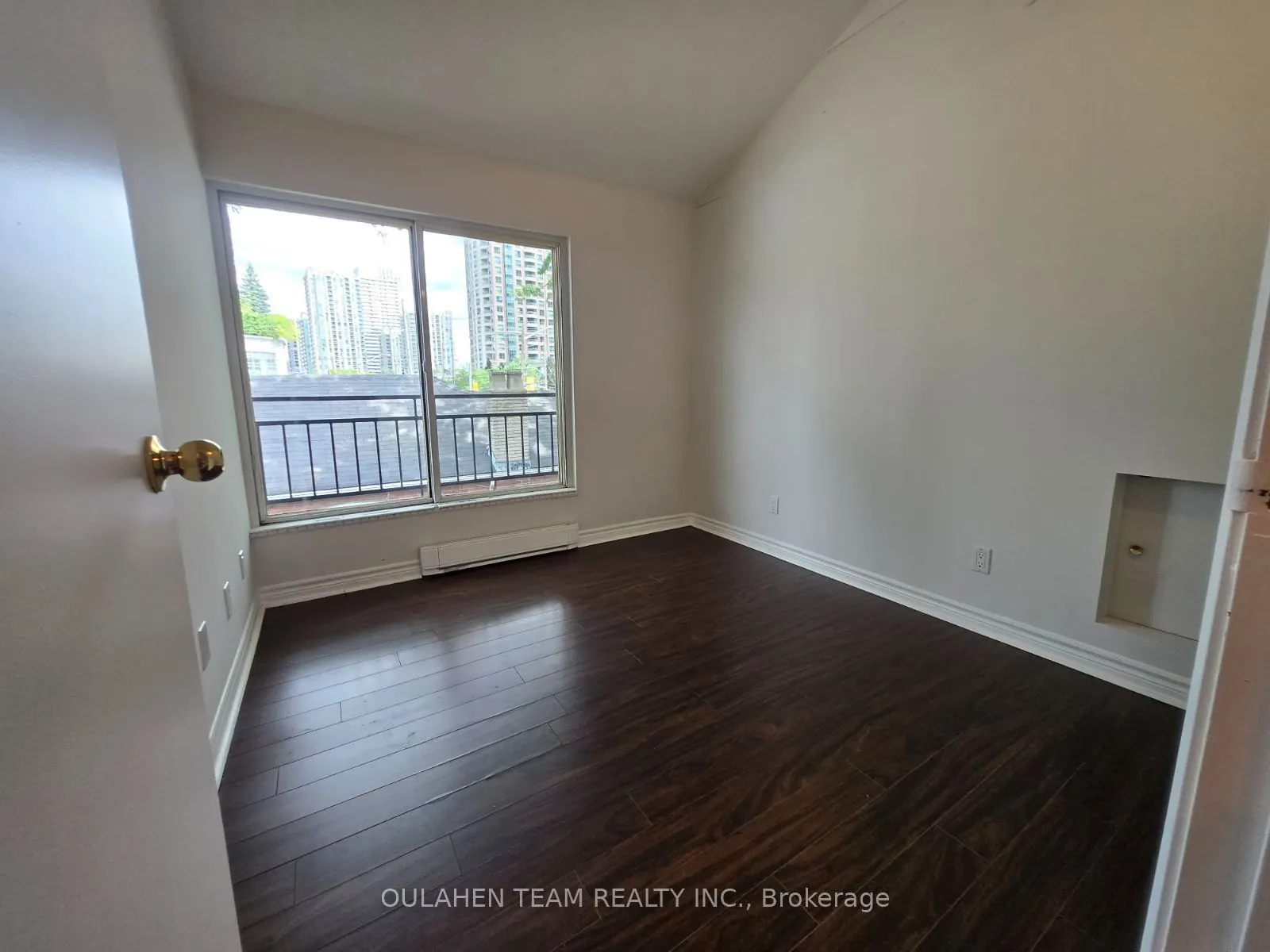 40 Finch Avenue W