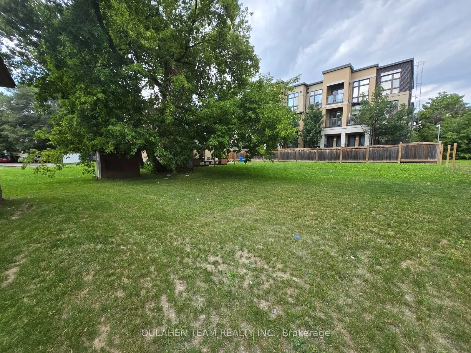 40 Finch Avenue W