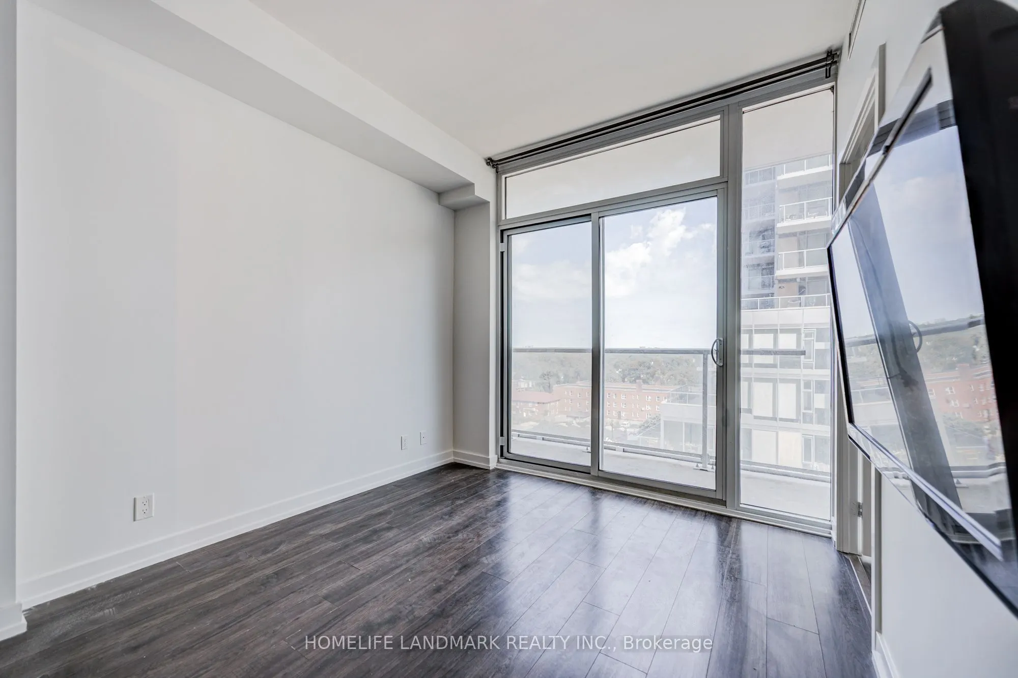 33 Helendale Avenue #601