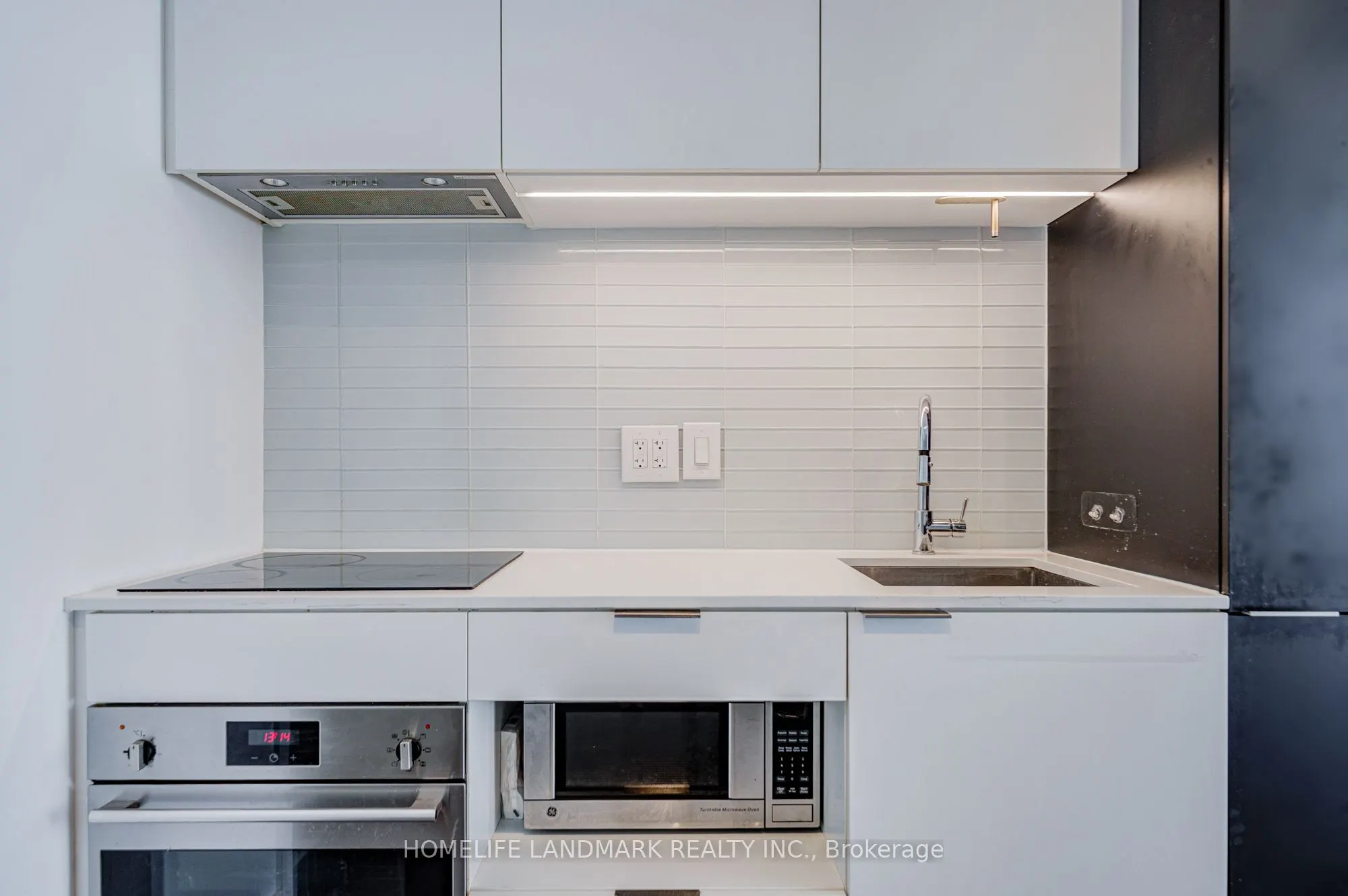33 Helendale Avenue #601