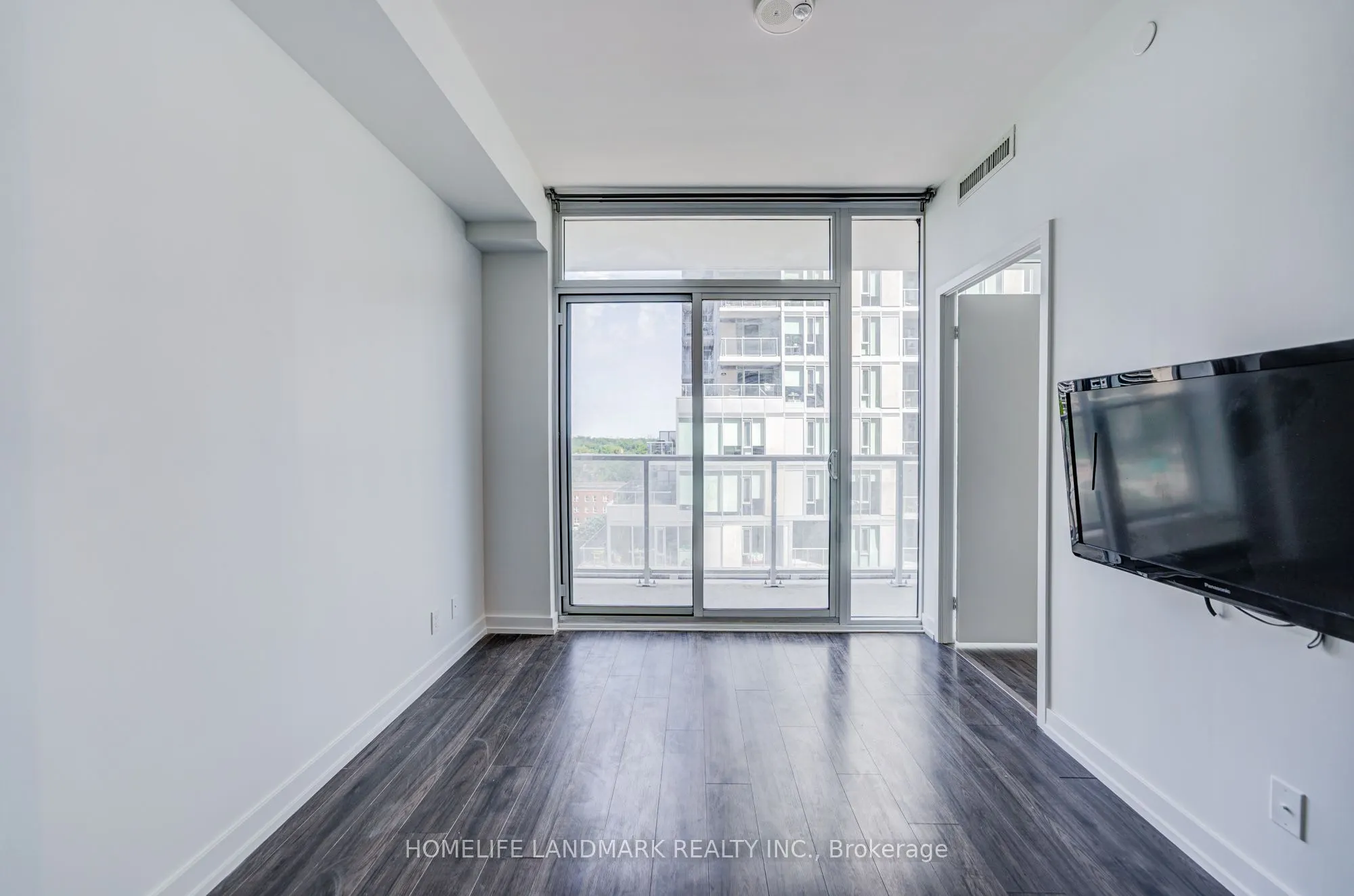 33 Helendale Avenue #601