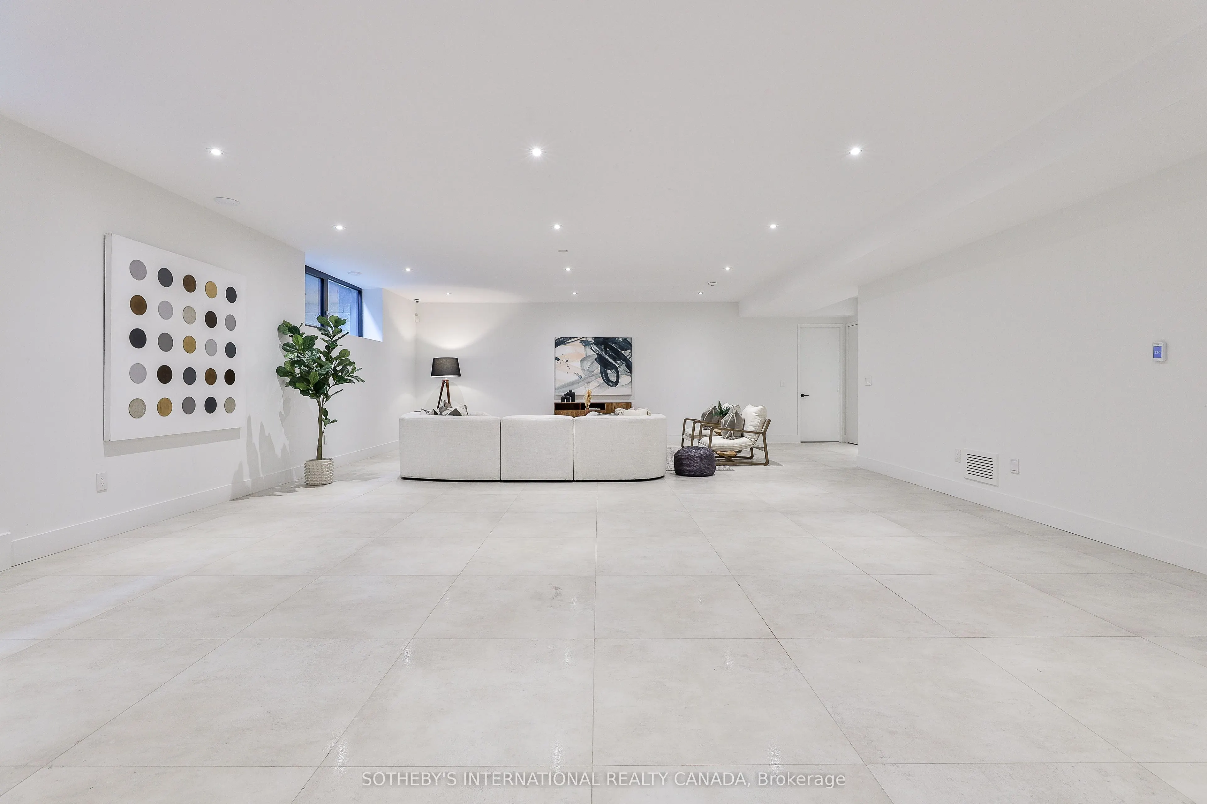 108 Stratford Crescent
