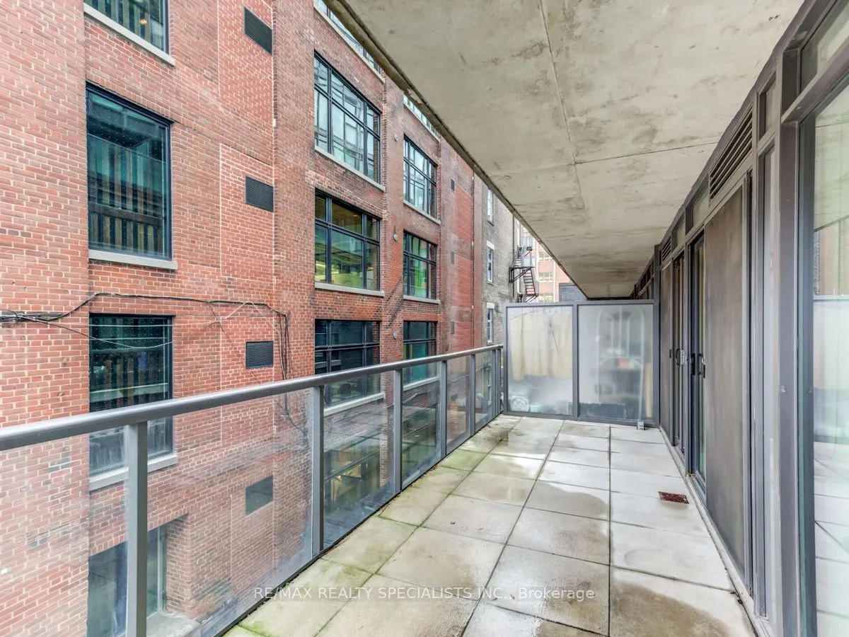 15 Beverley Street #304