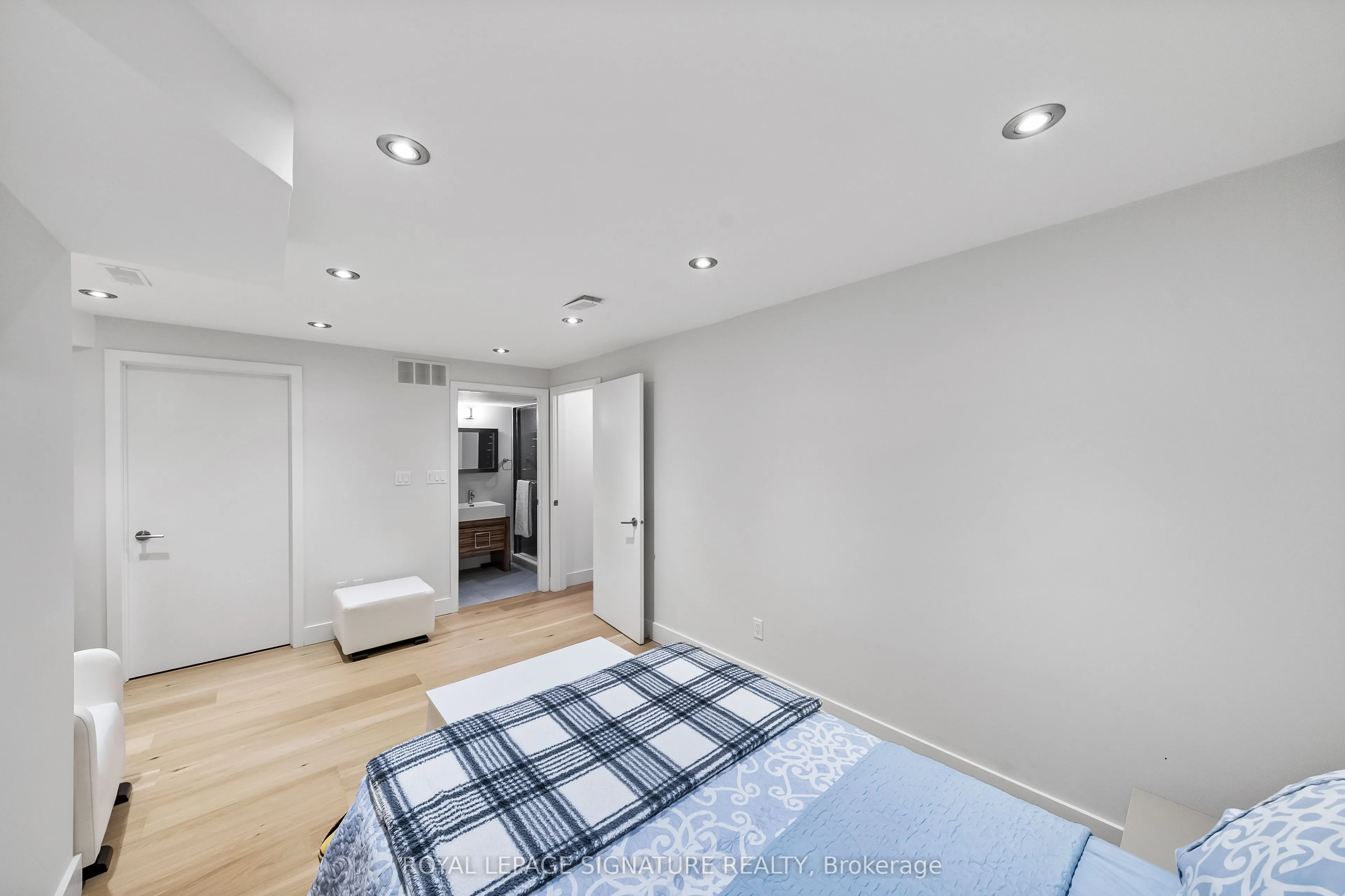 17 Nesbitt Drive