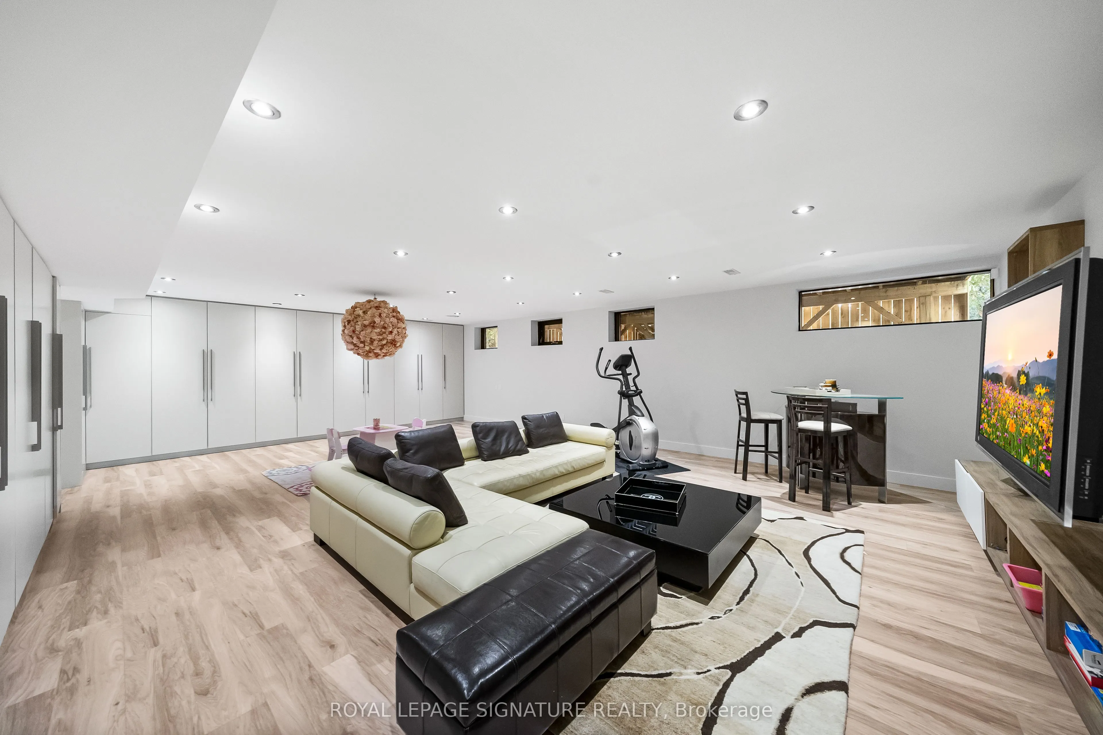 17 Nesbitt Drive