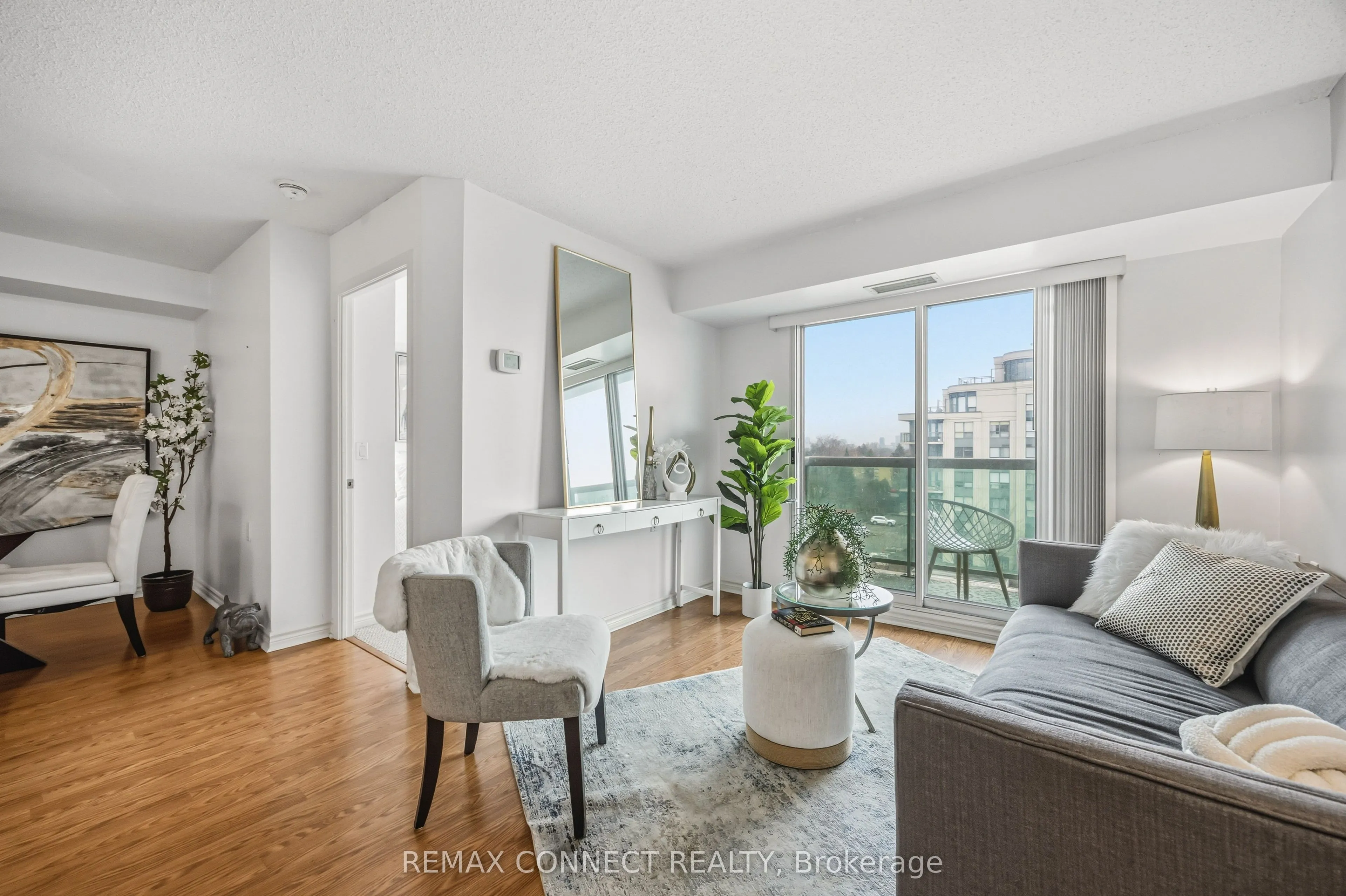 890 Sheppard Avenue W #504