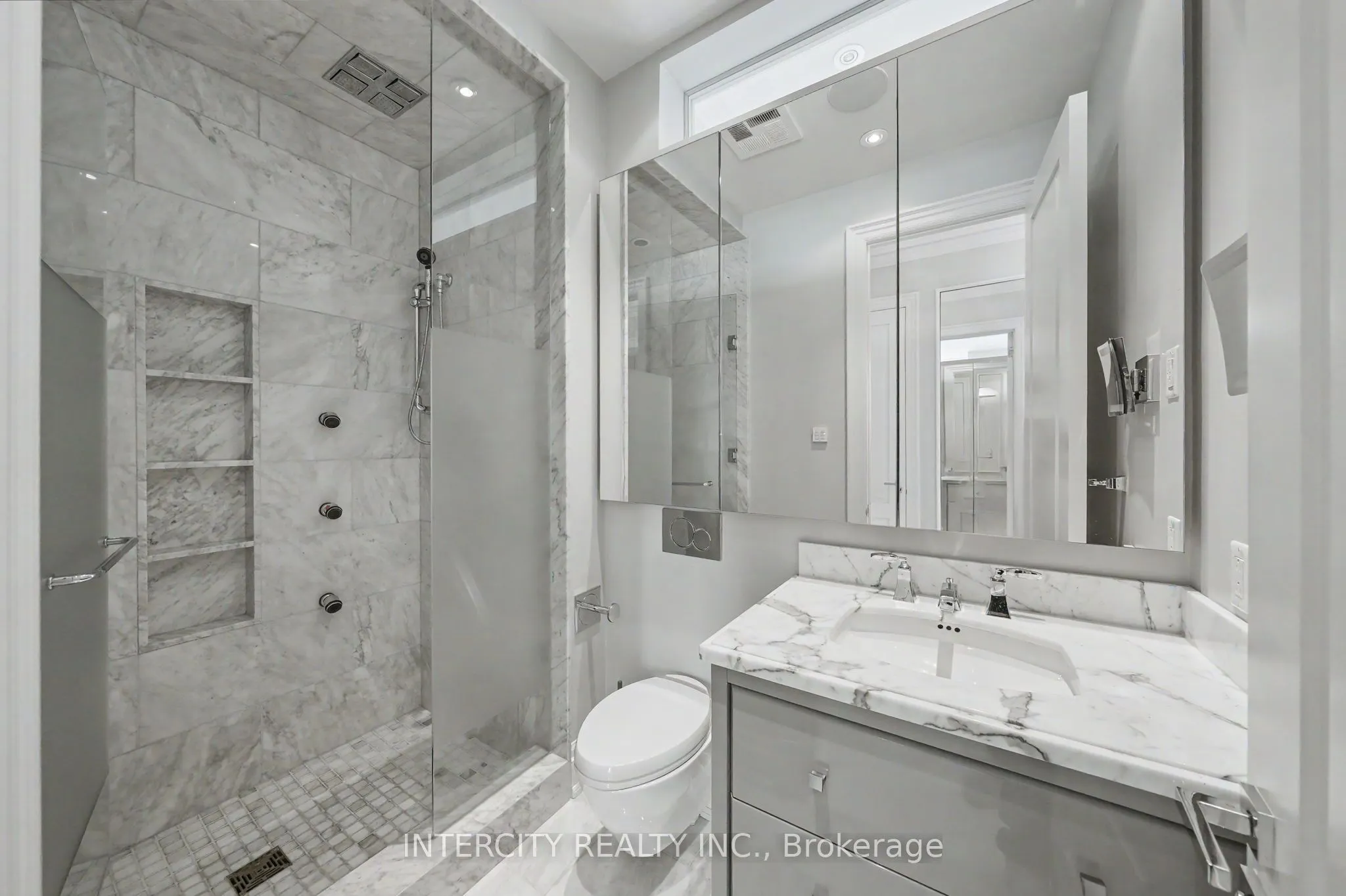 50 Yorkville Avenue #4001