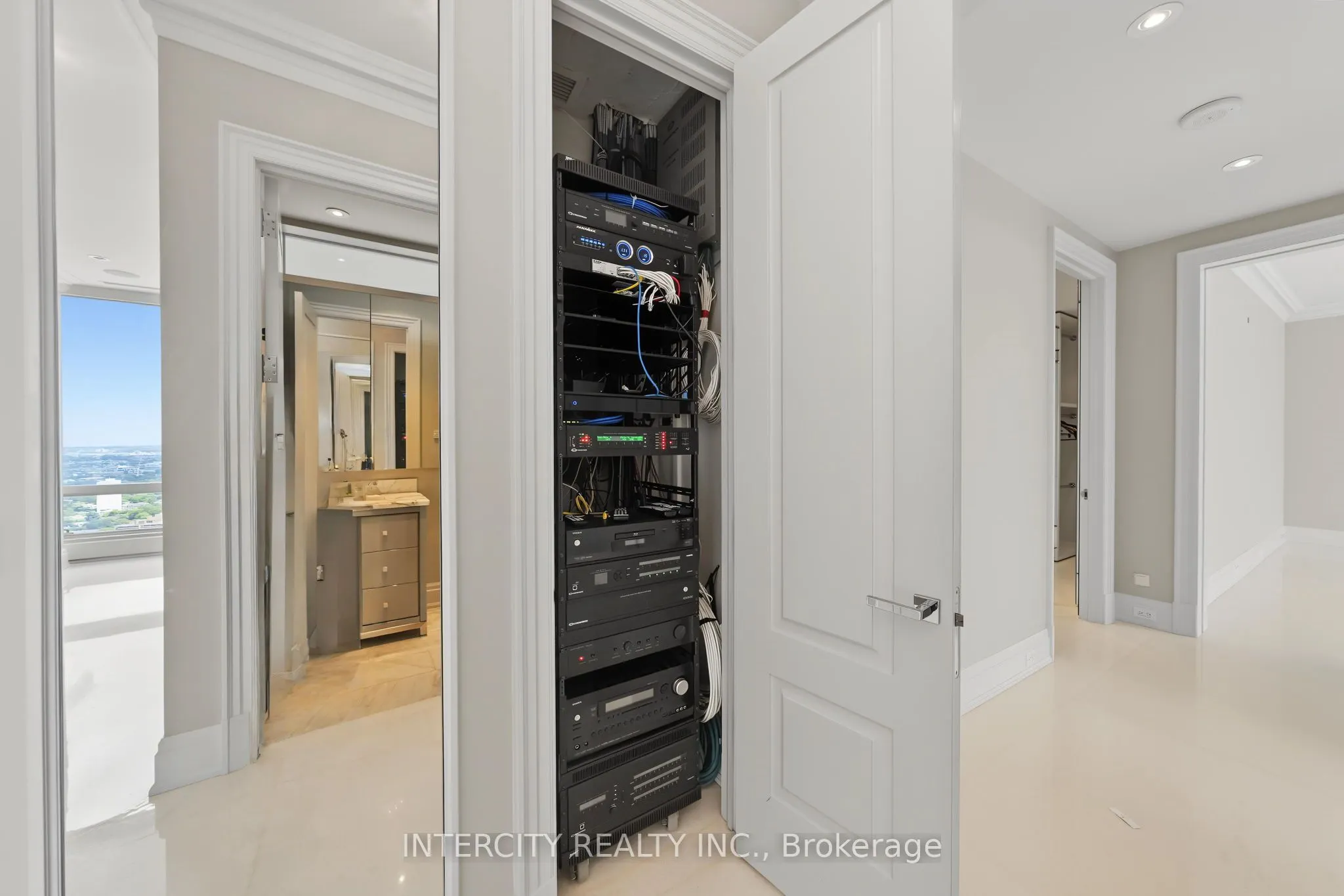 50 Yorkville Avenue #4001