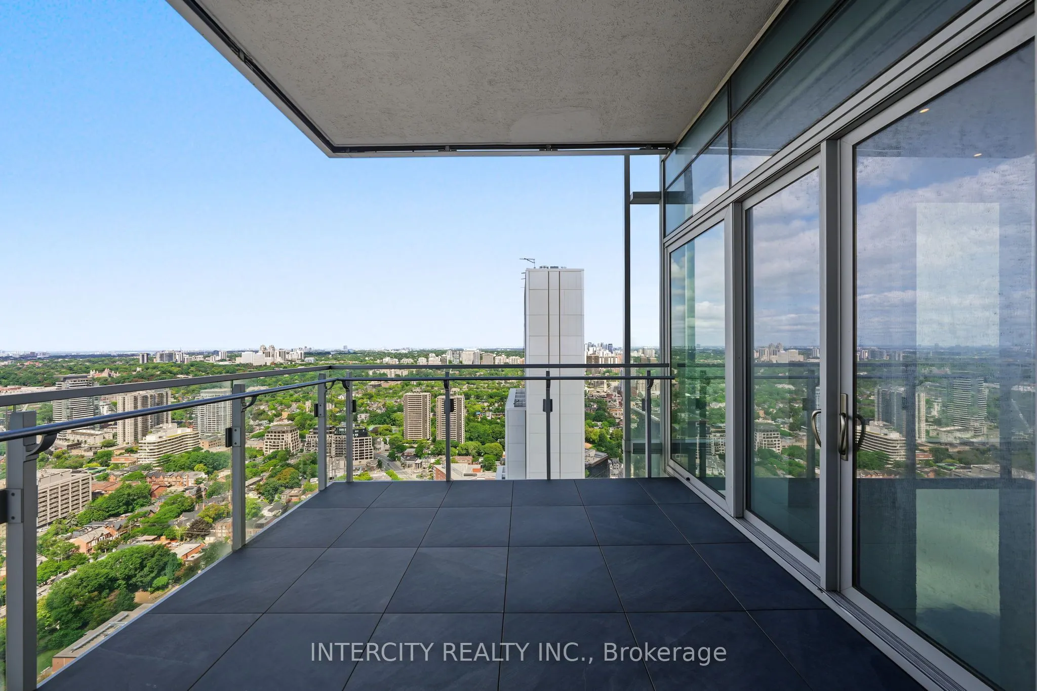 50 Yorkville Avenue #4001