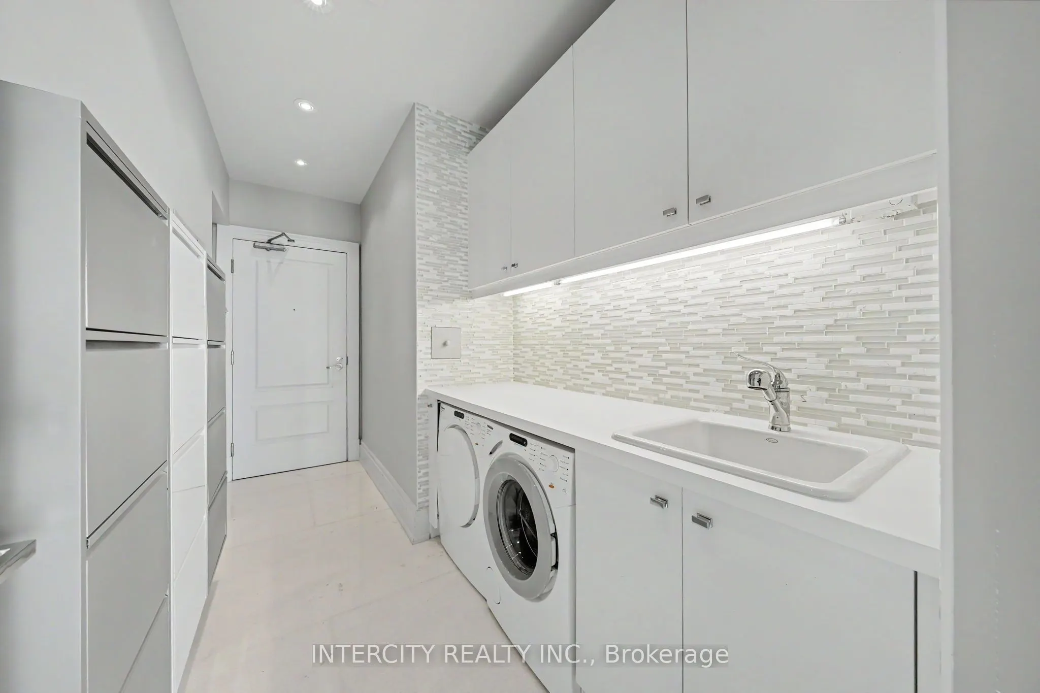 50 Yorkville Avenue #4001