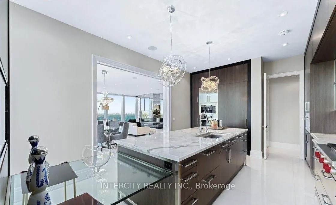 50 Yorkville Avenue #4001