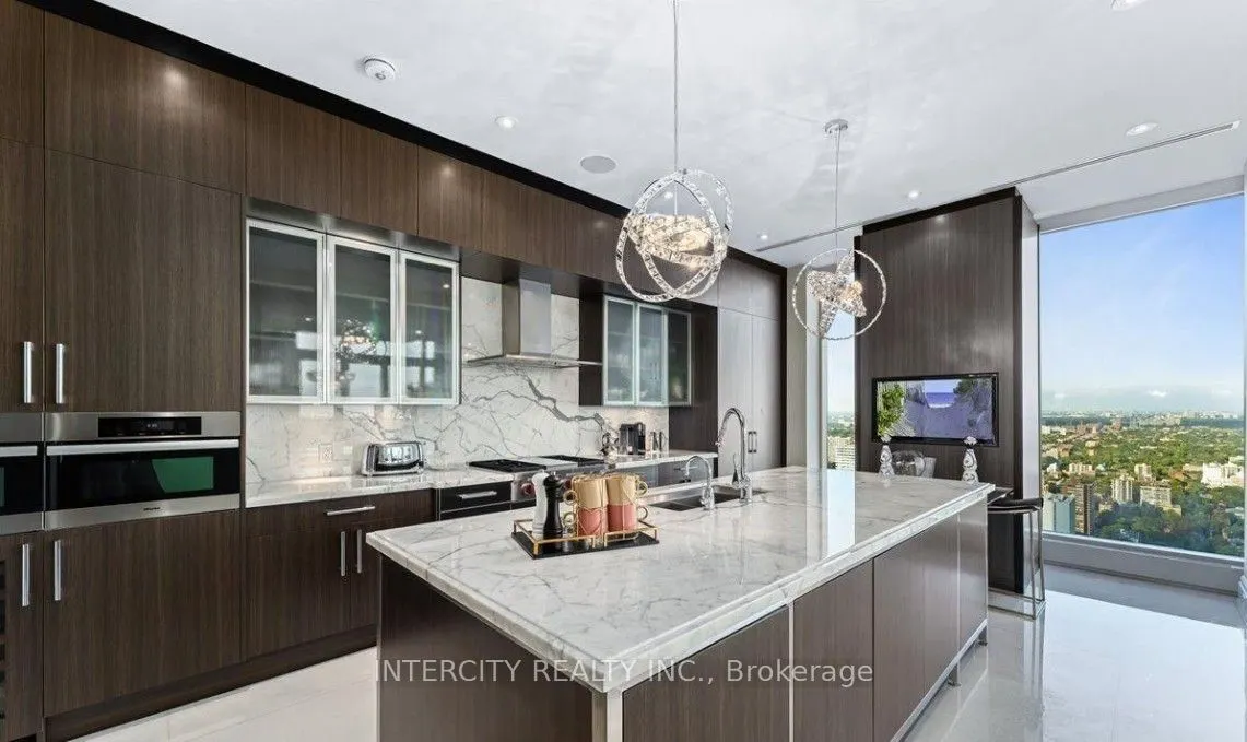 50 Yorkville Avenue #4001