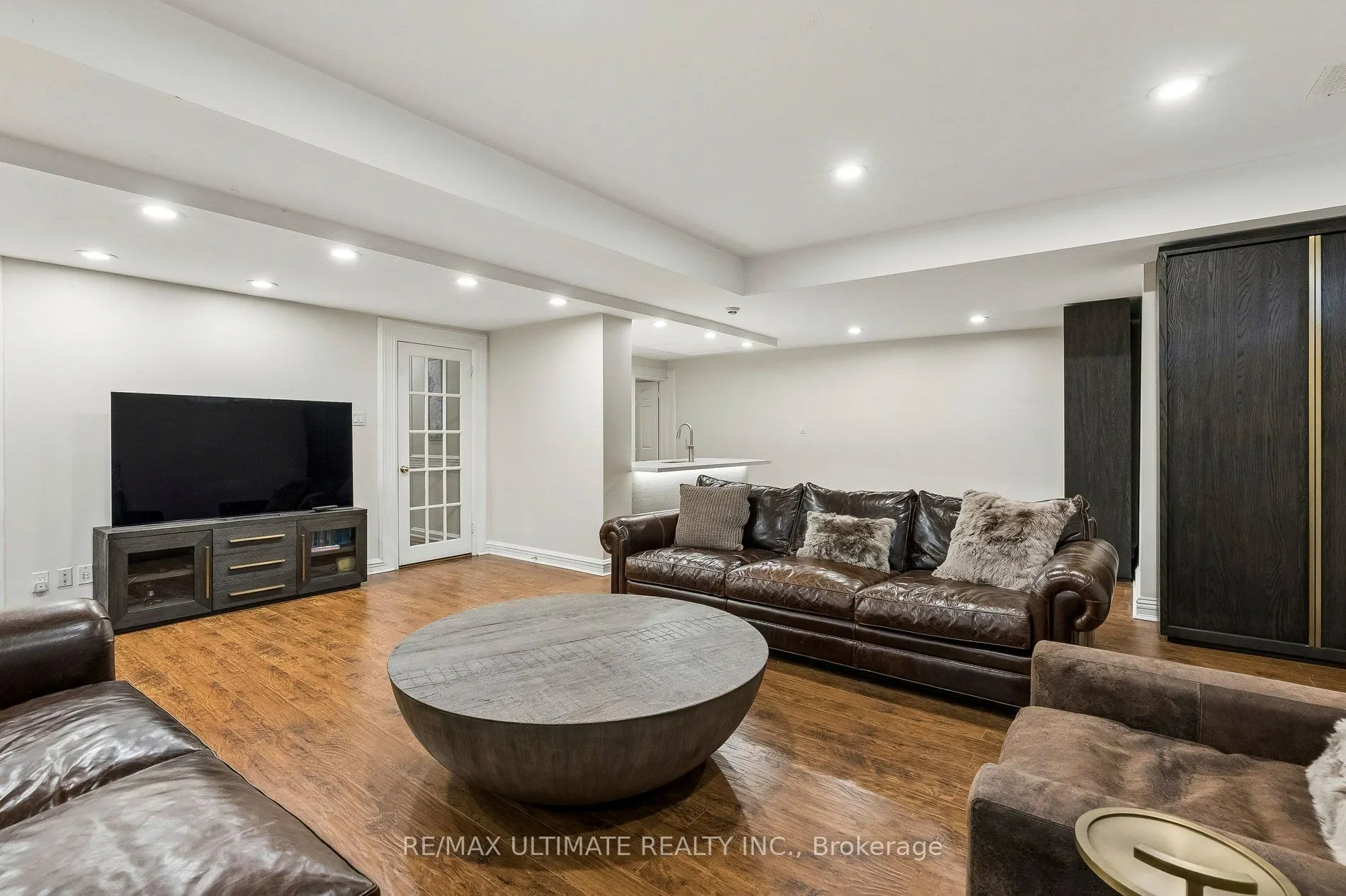 1 Versailles Court