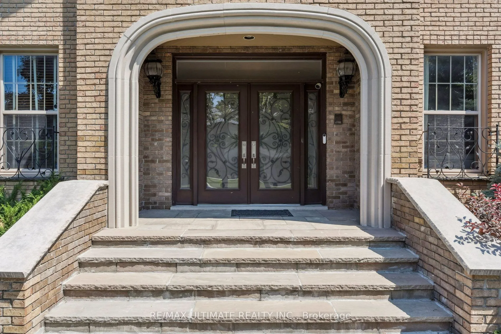 1 Versailles Court