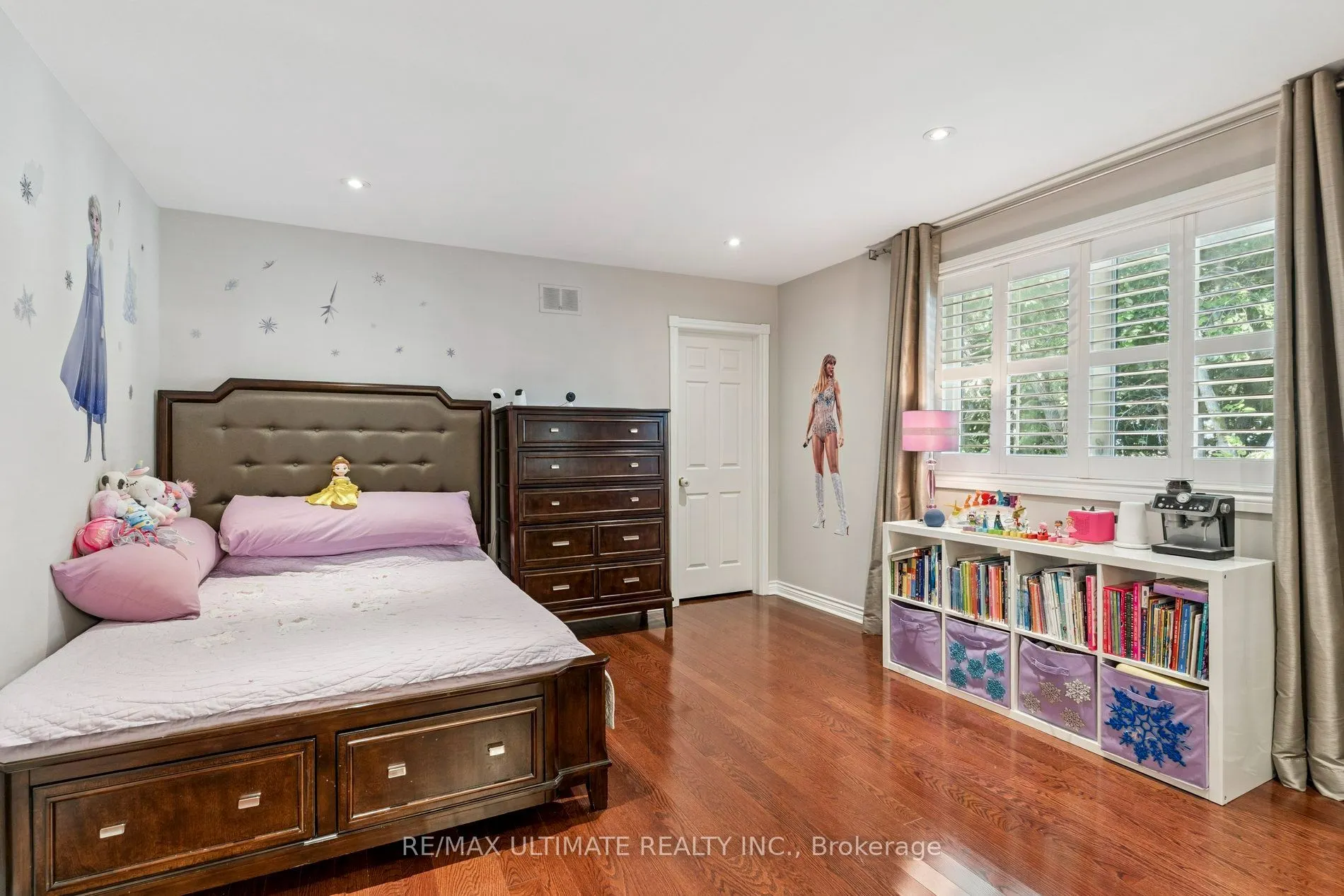 1 Versailles Court