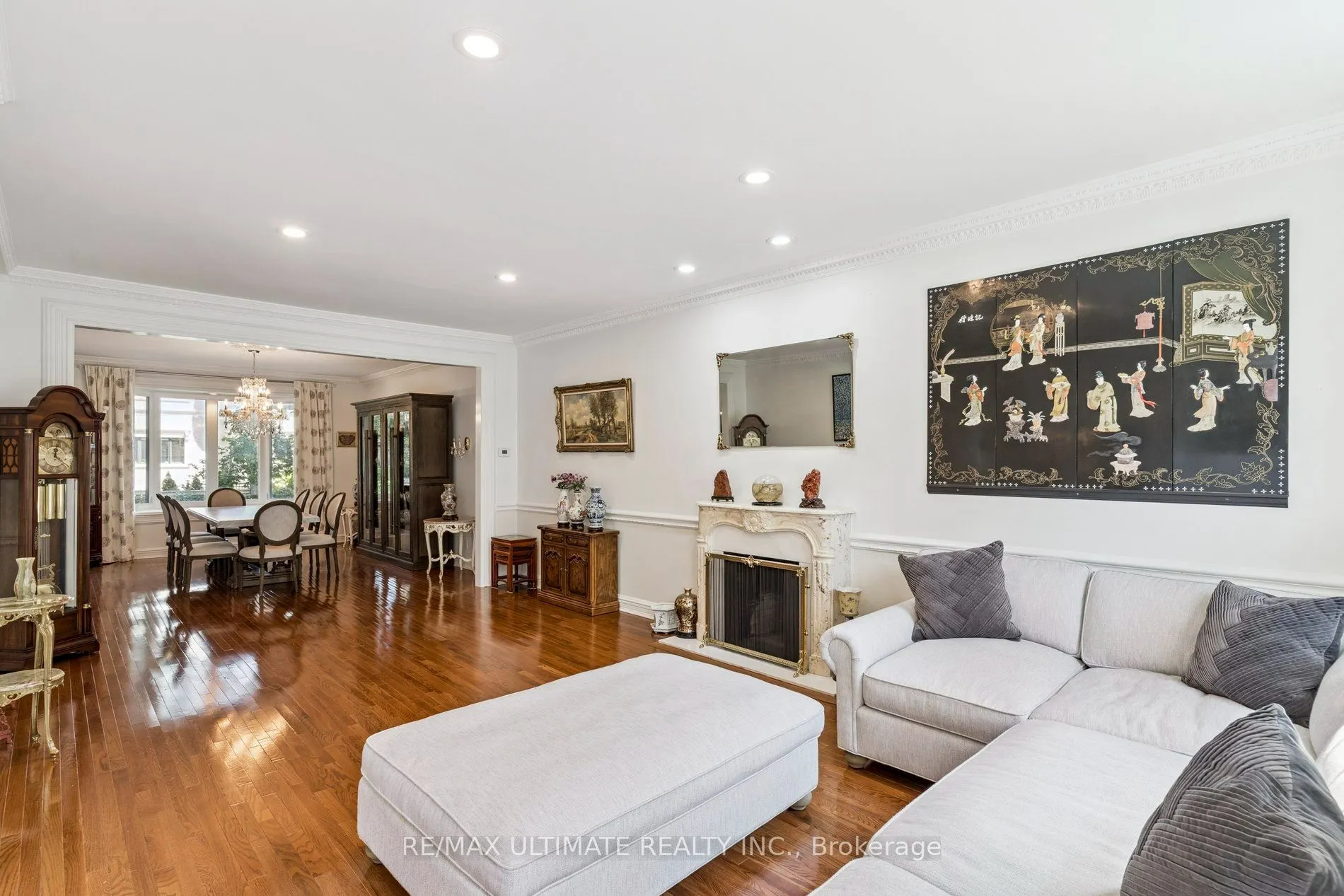 1 Versailles Court