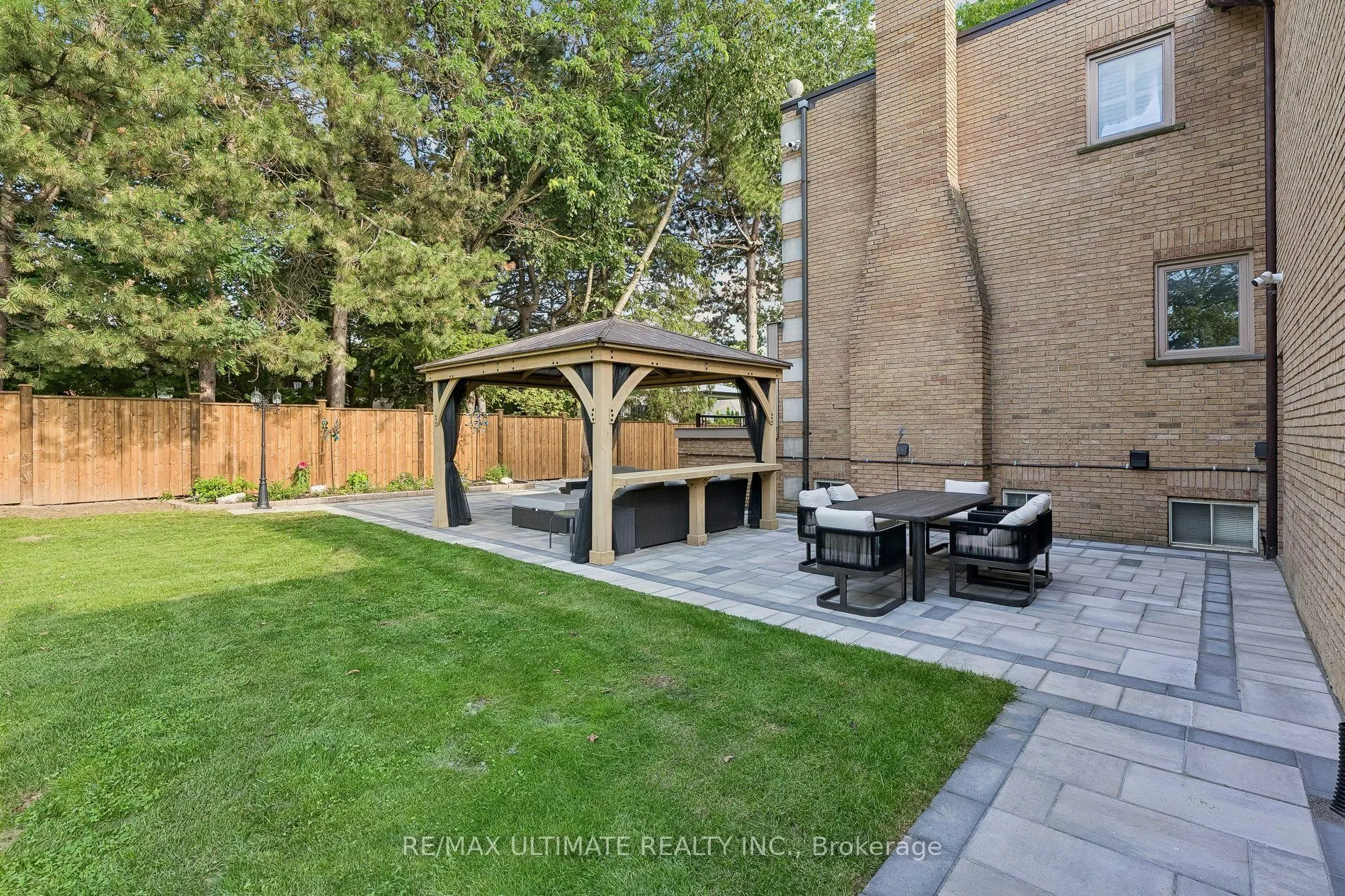1 Versailles Court