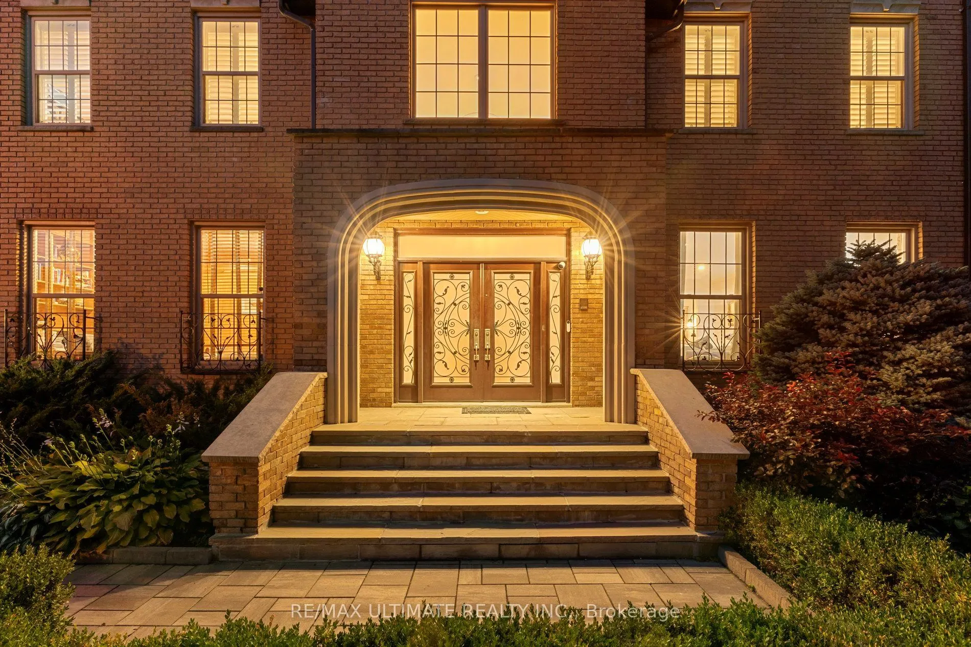 1 Versailles Court