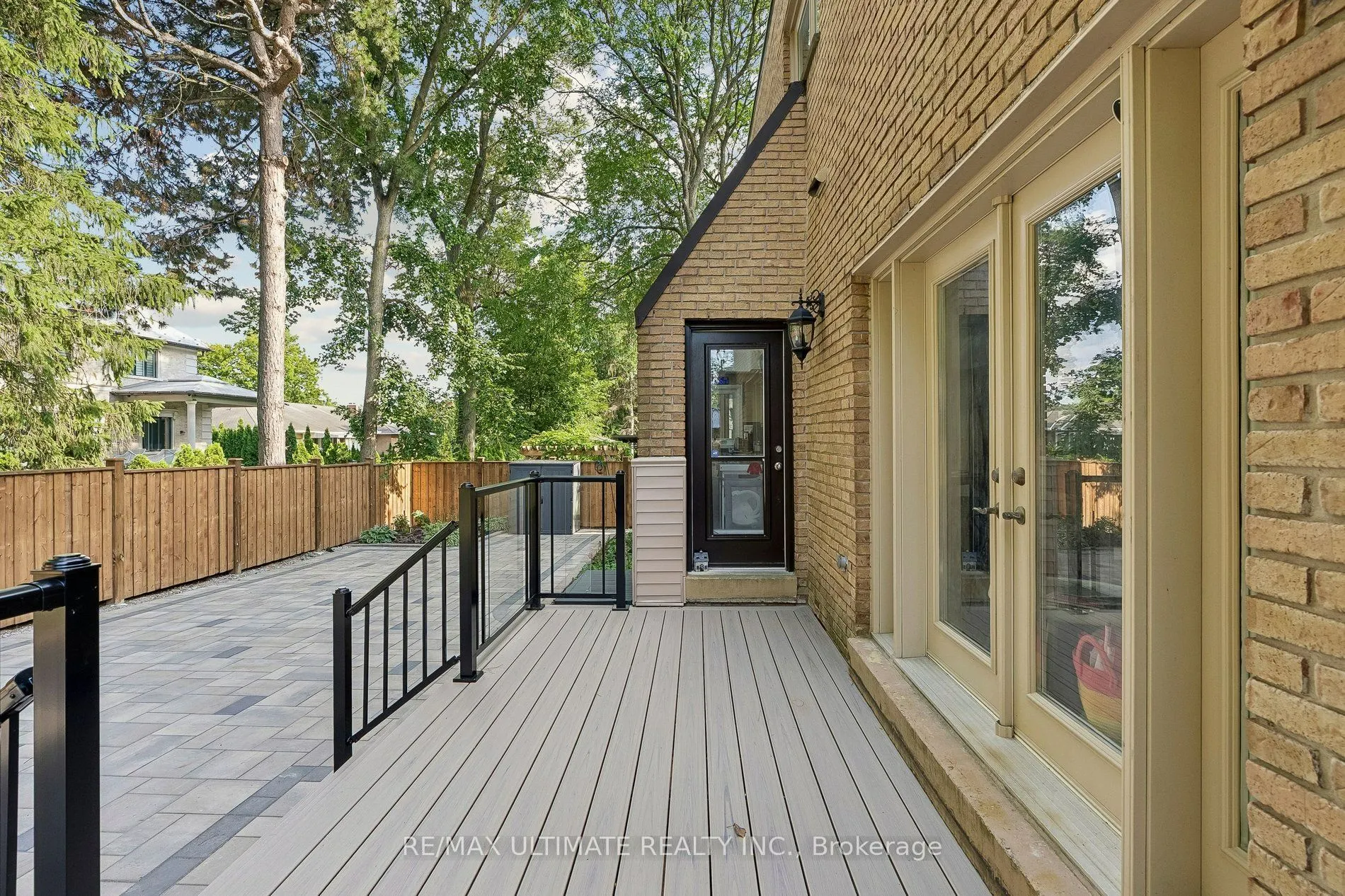 1 Versailles Court