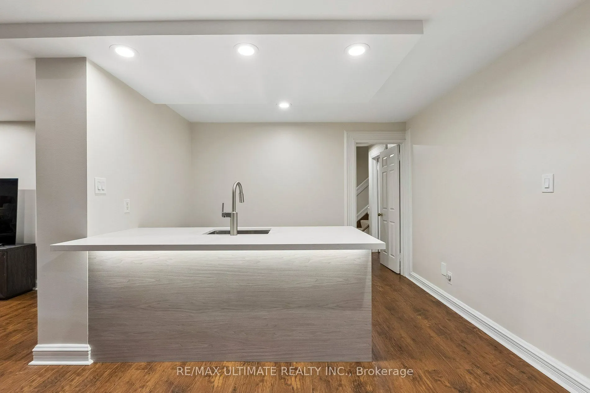 1 Versailles Court