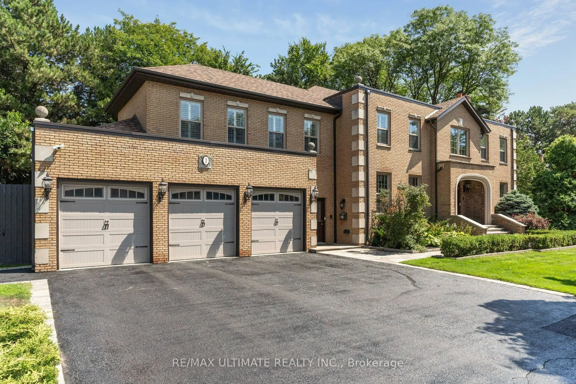 1 Versailles Court