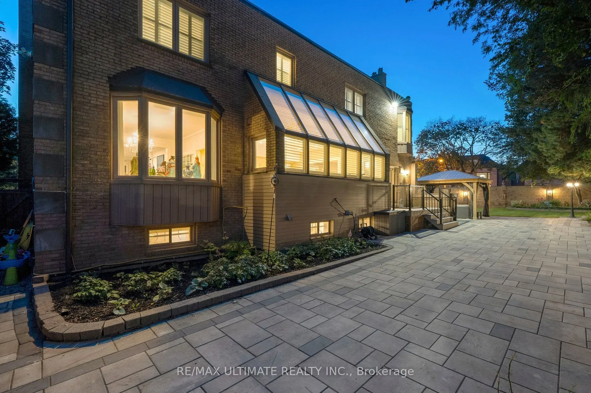 1 Versailles Court