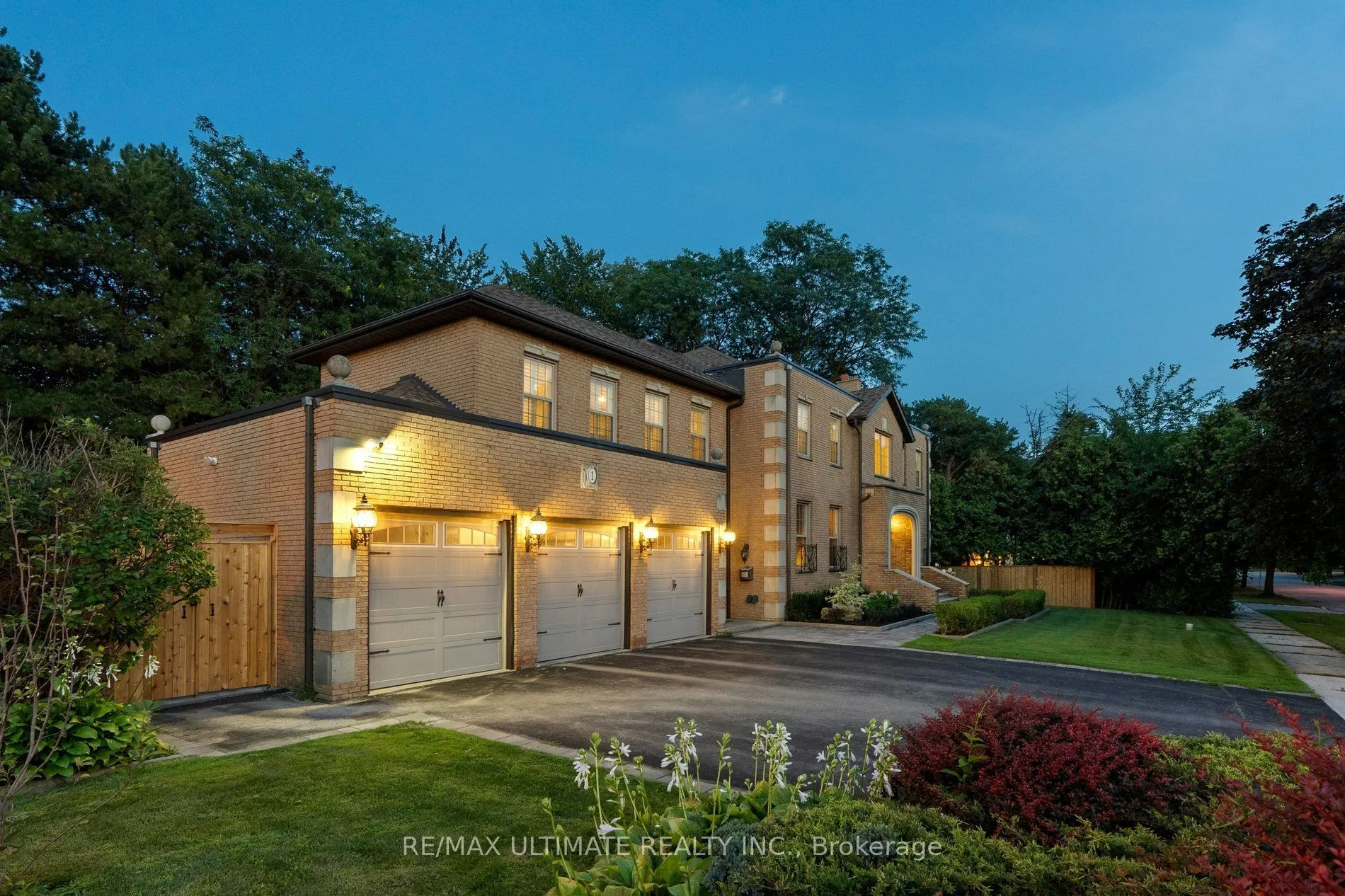 1 Versailles Court