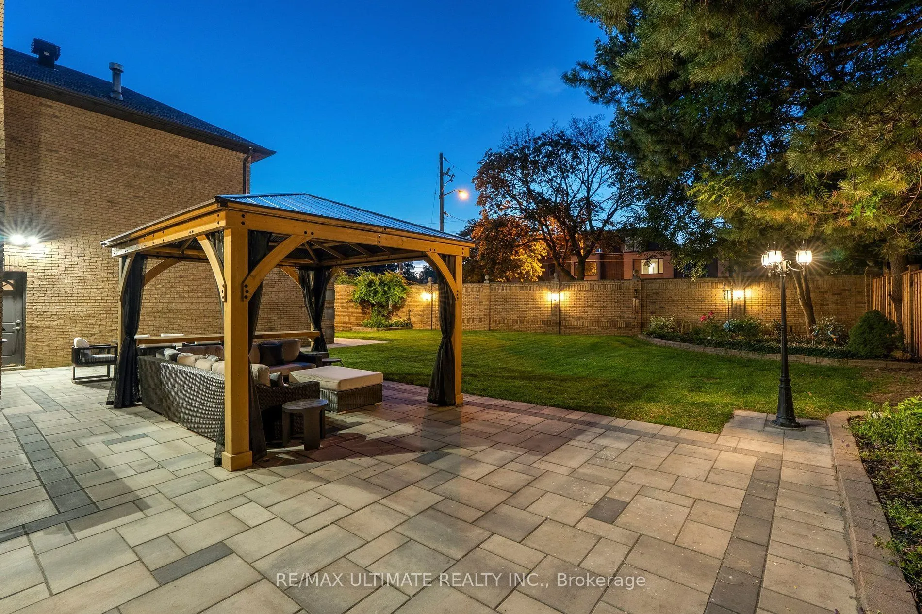 1 Versailles Court