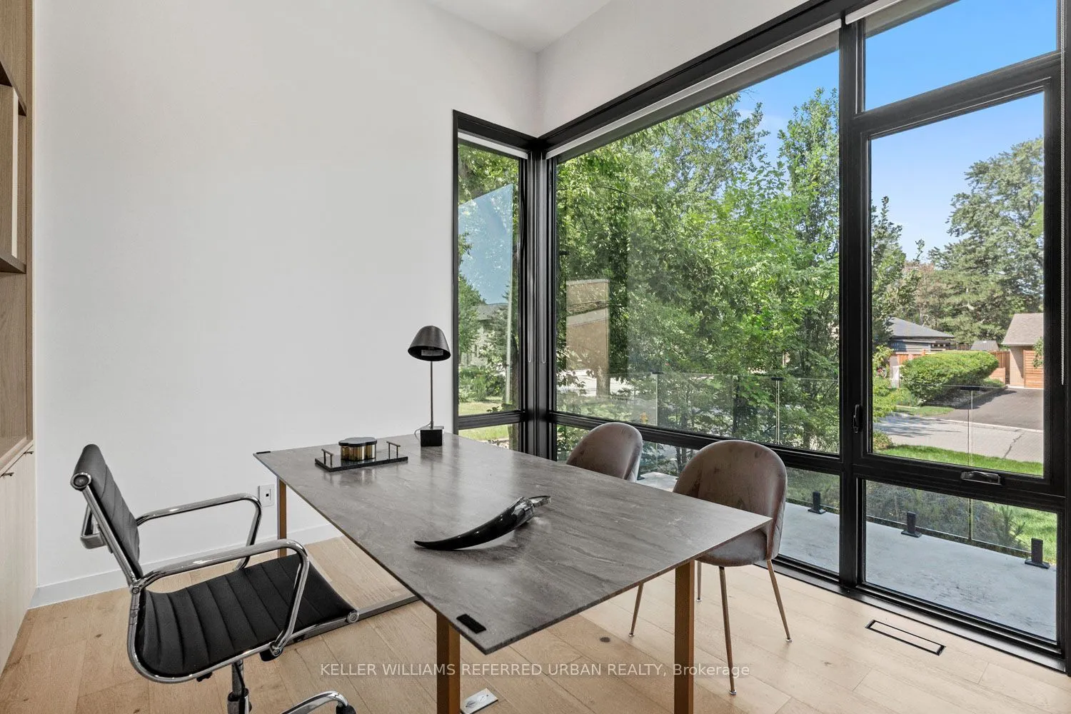 27 Berkinshaw Crescent