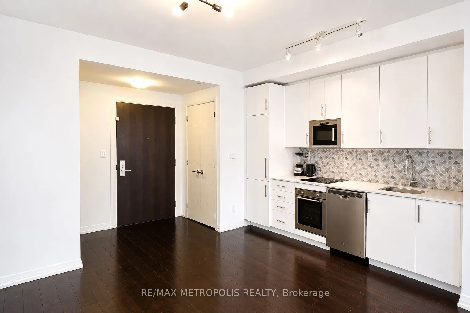 460 Adelaide Street E #520