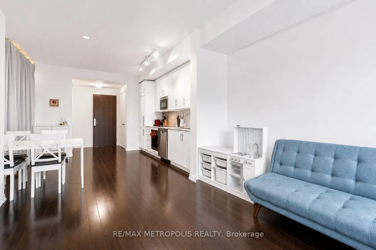 460 Adelaide Street E #520