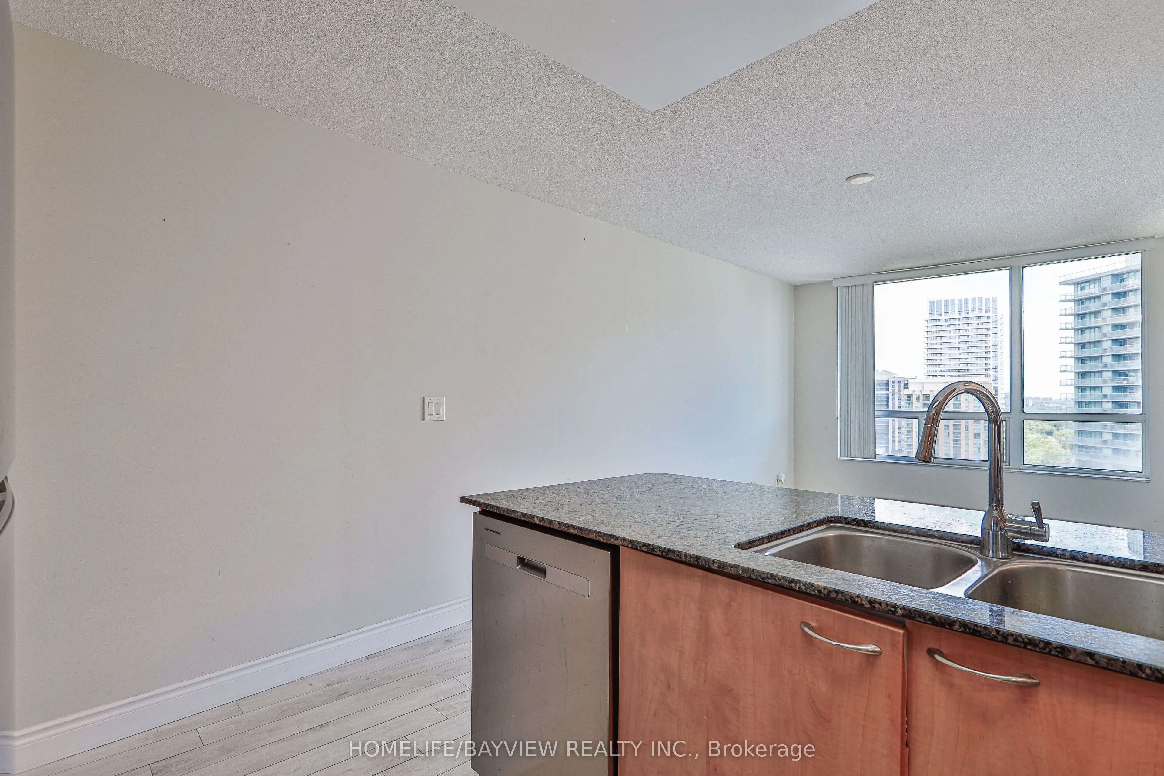 503 Beecroft Road #LPH08