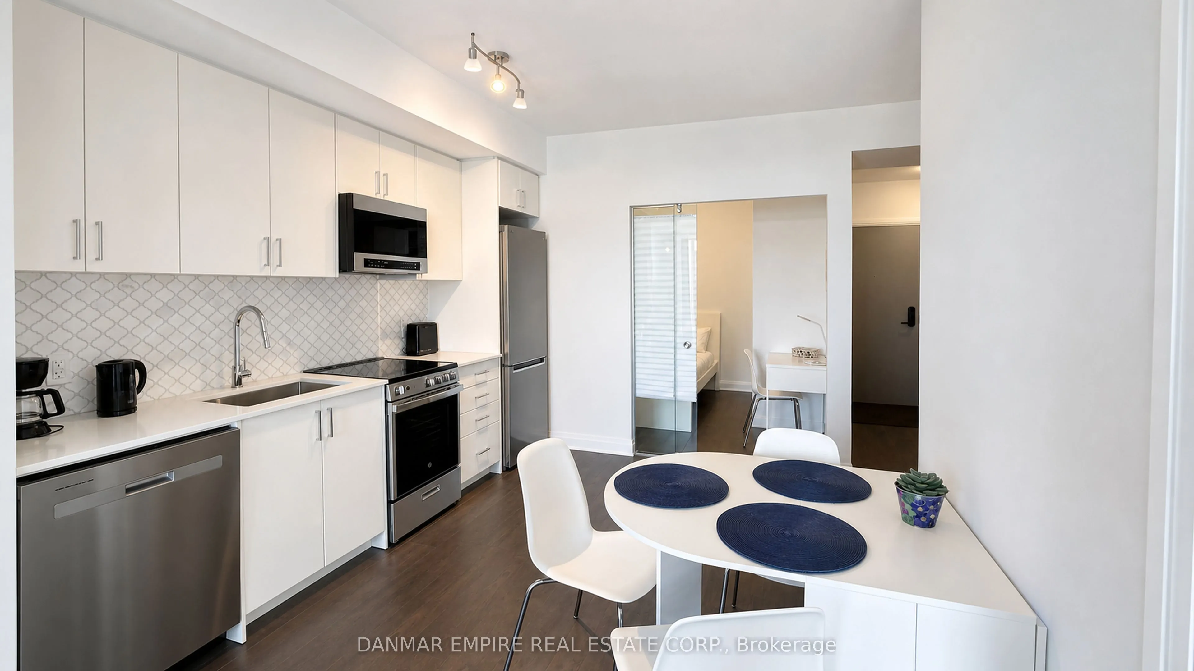 700 Sheppard Avenue W #613